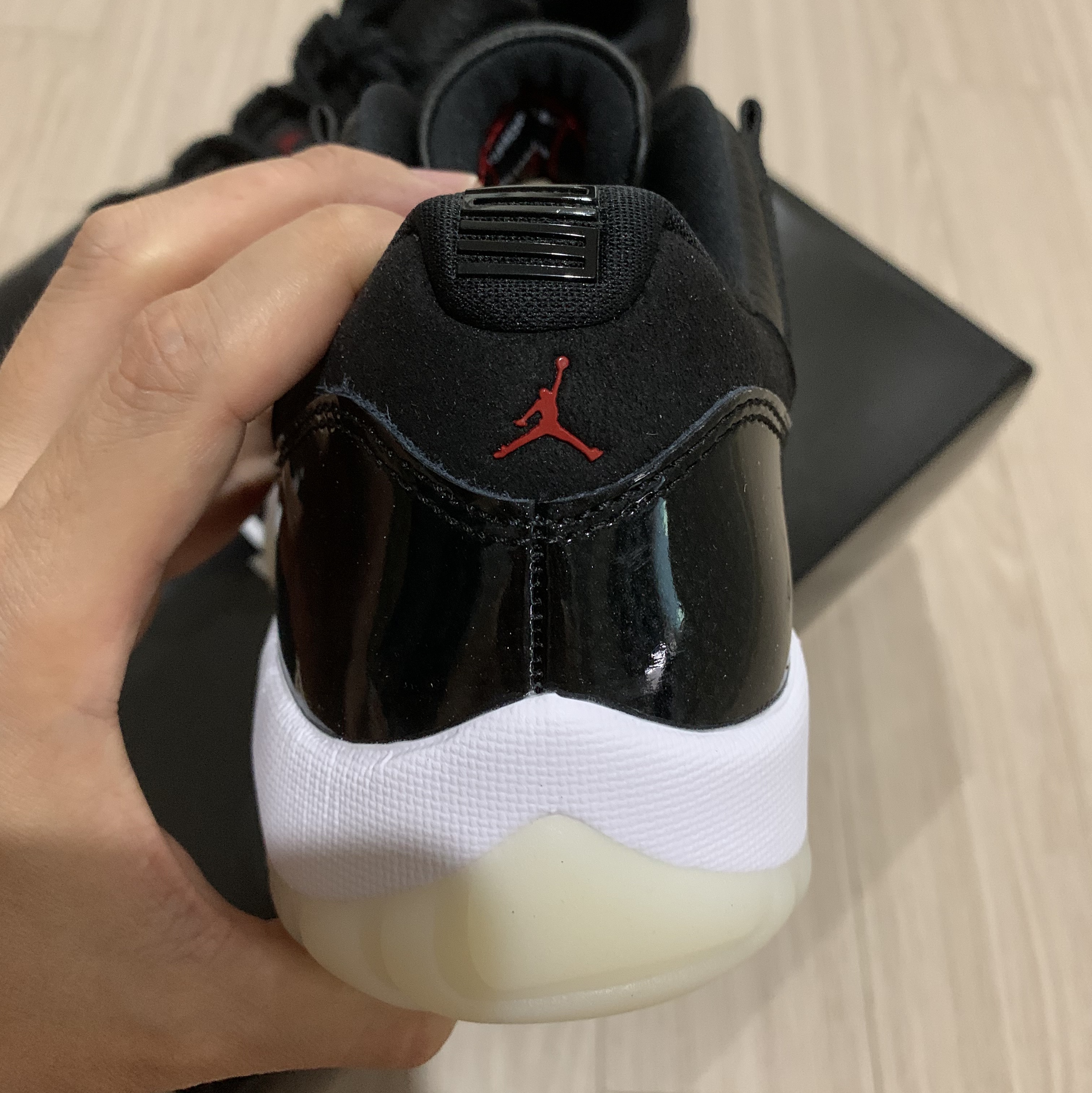 Jordan 11 Retro Low 72-10 착용 스타일 - 5