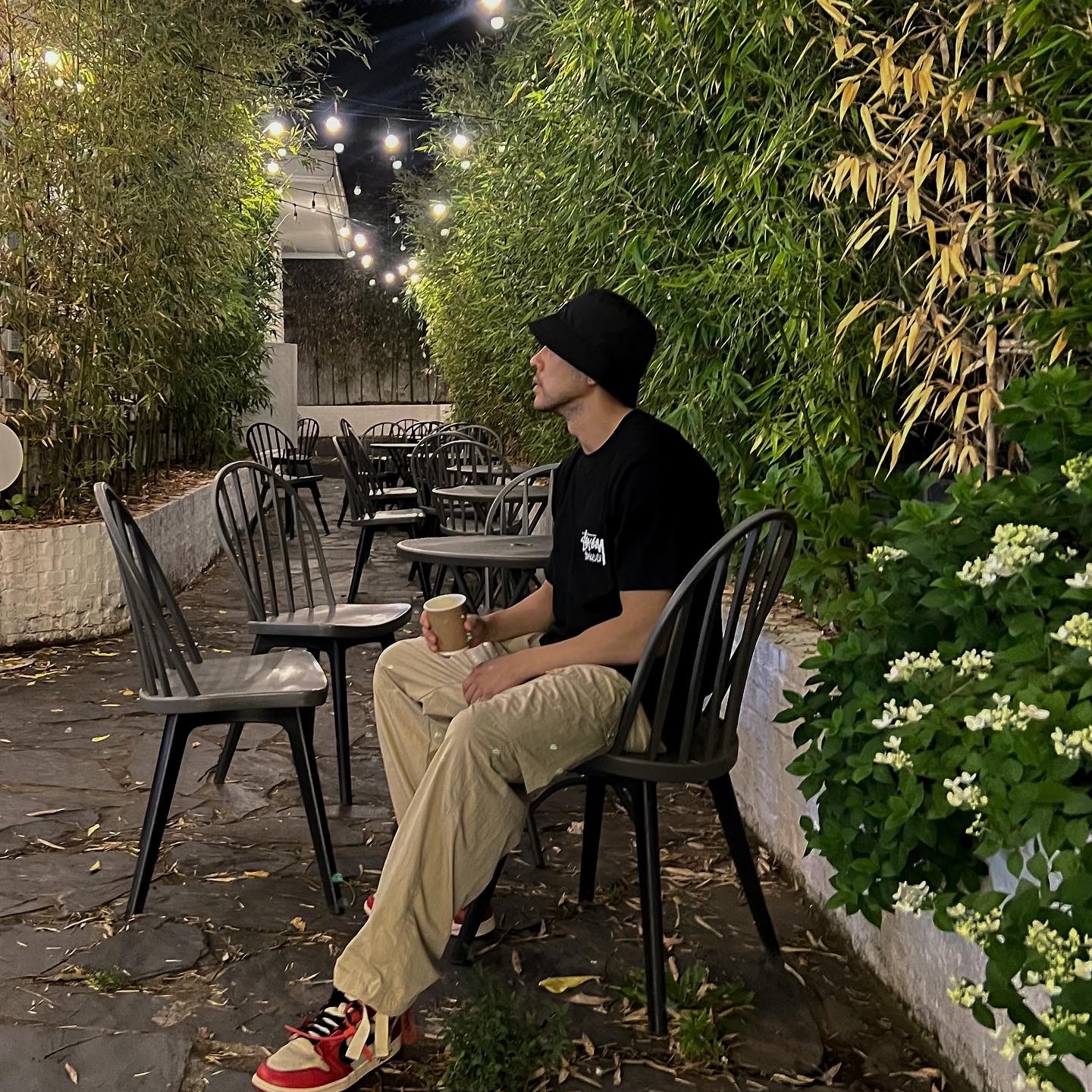 Prada Re-Nylon Bucket Hat Black, Jordan 1 x Off-White Retro High Chicago The Ten 착용 스타일 - 2