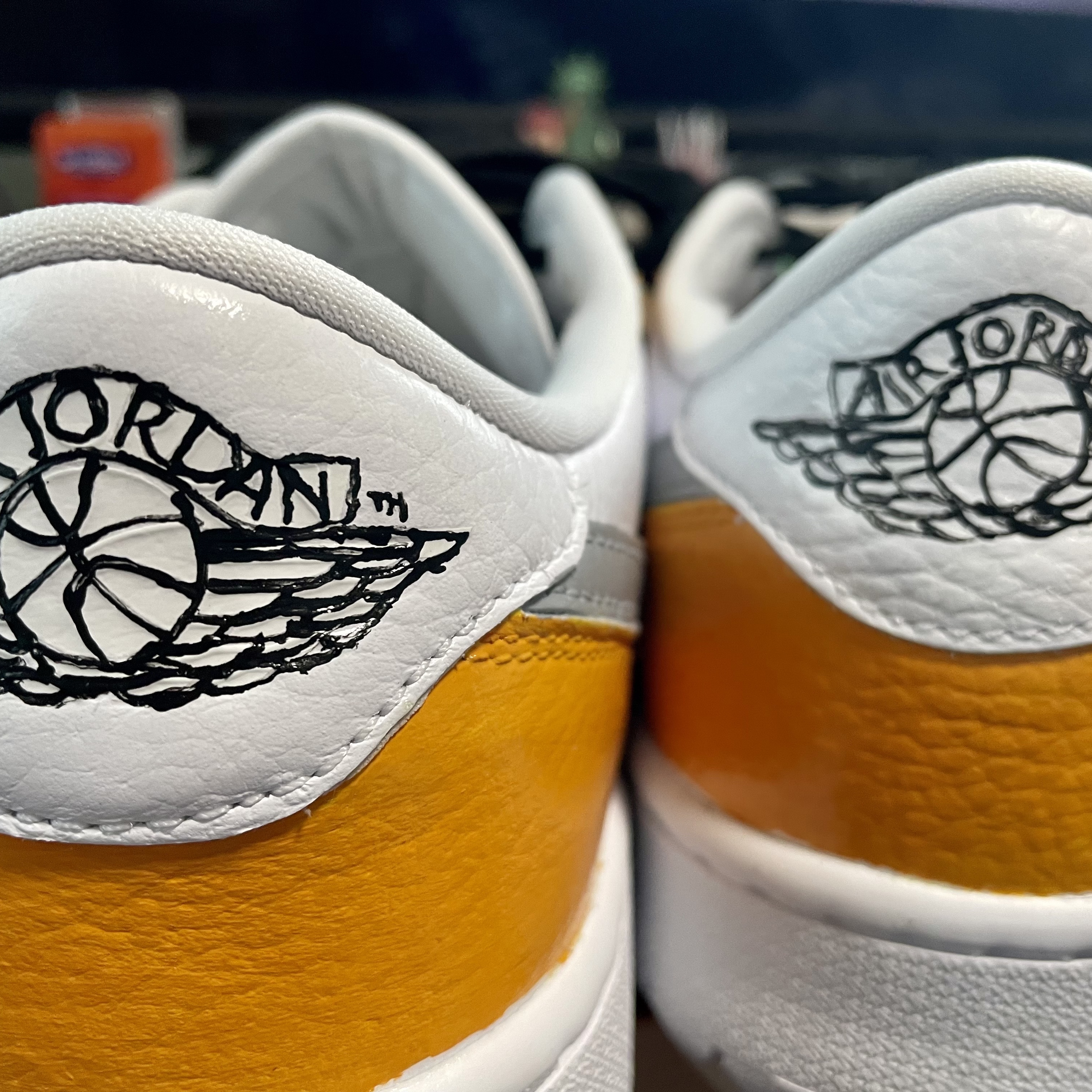 Jordan 1 Low Golf Triple White, (W) Jordan 1 Low SE Laser Orange 착용 스타일 - 2
