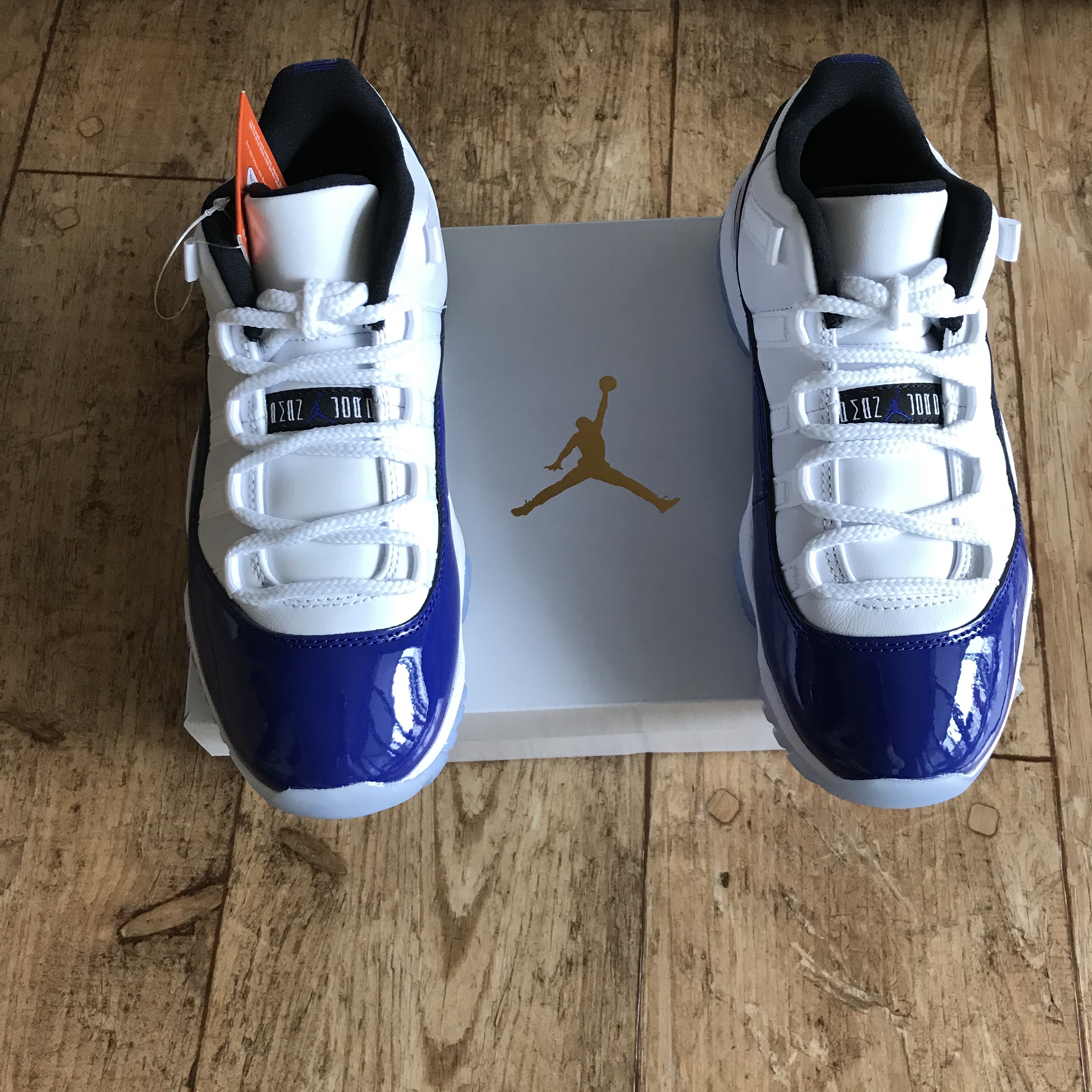 (W) Jordan 11 Retro Low Concord Sketch 착용 스타일