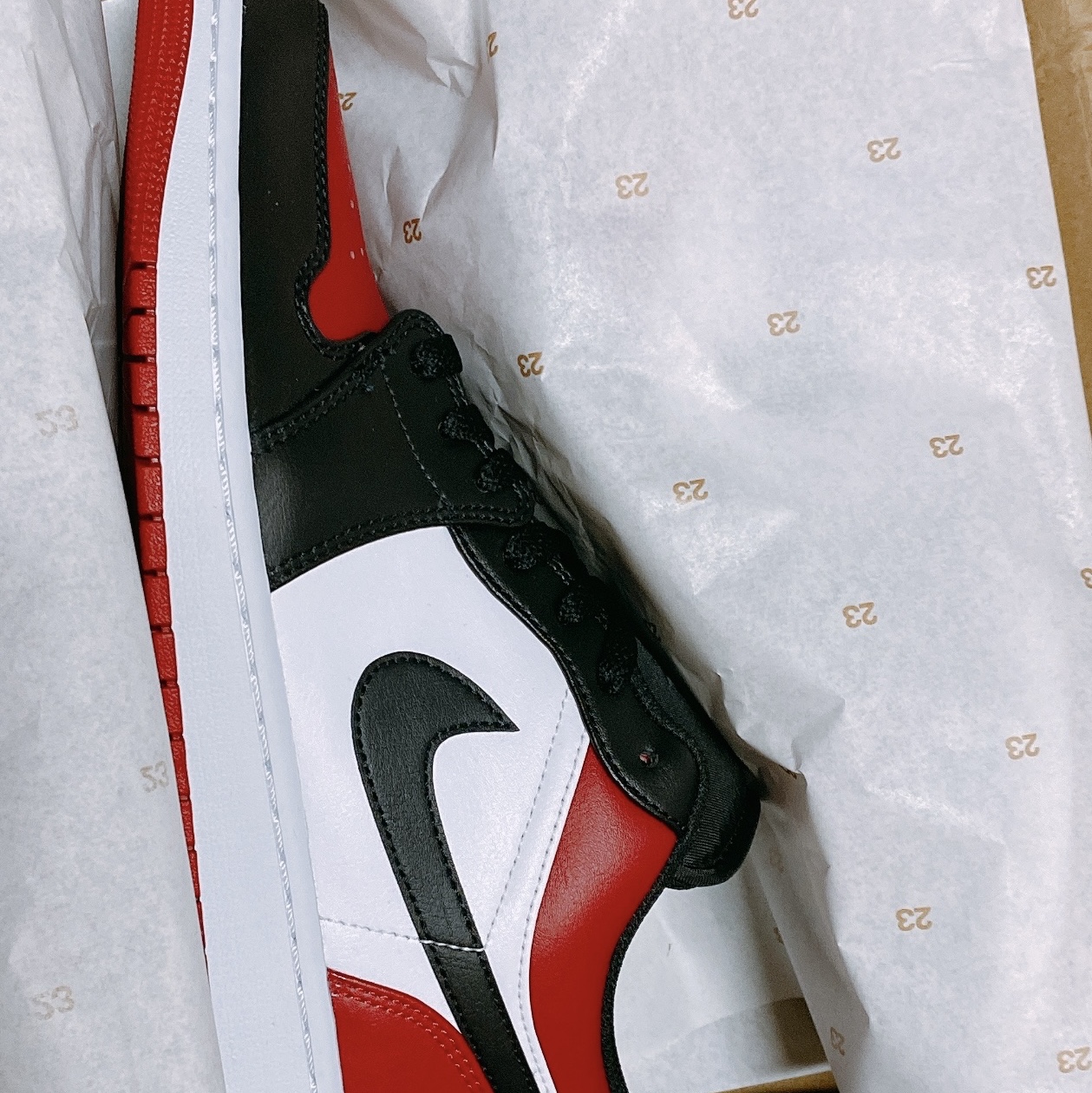 Jordan 1 Low Bred Toe 착용 스타일 - 1