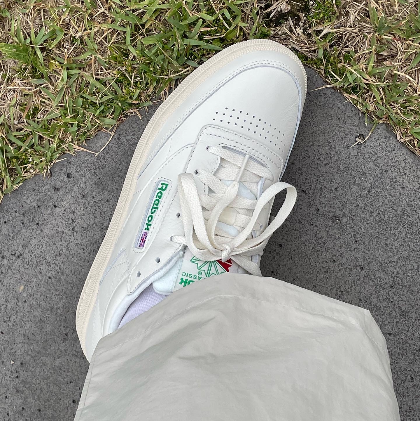 Reebok Club C 85 Vintage Chalk Green 착용 스타일 - 1