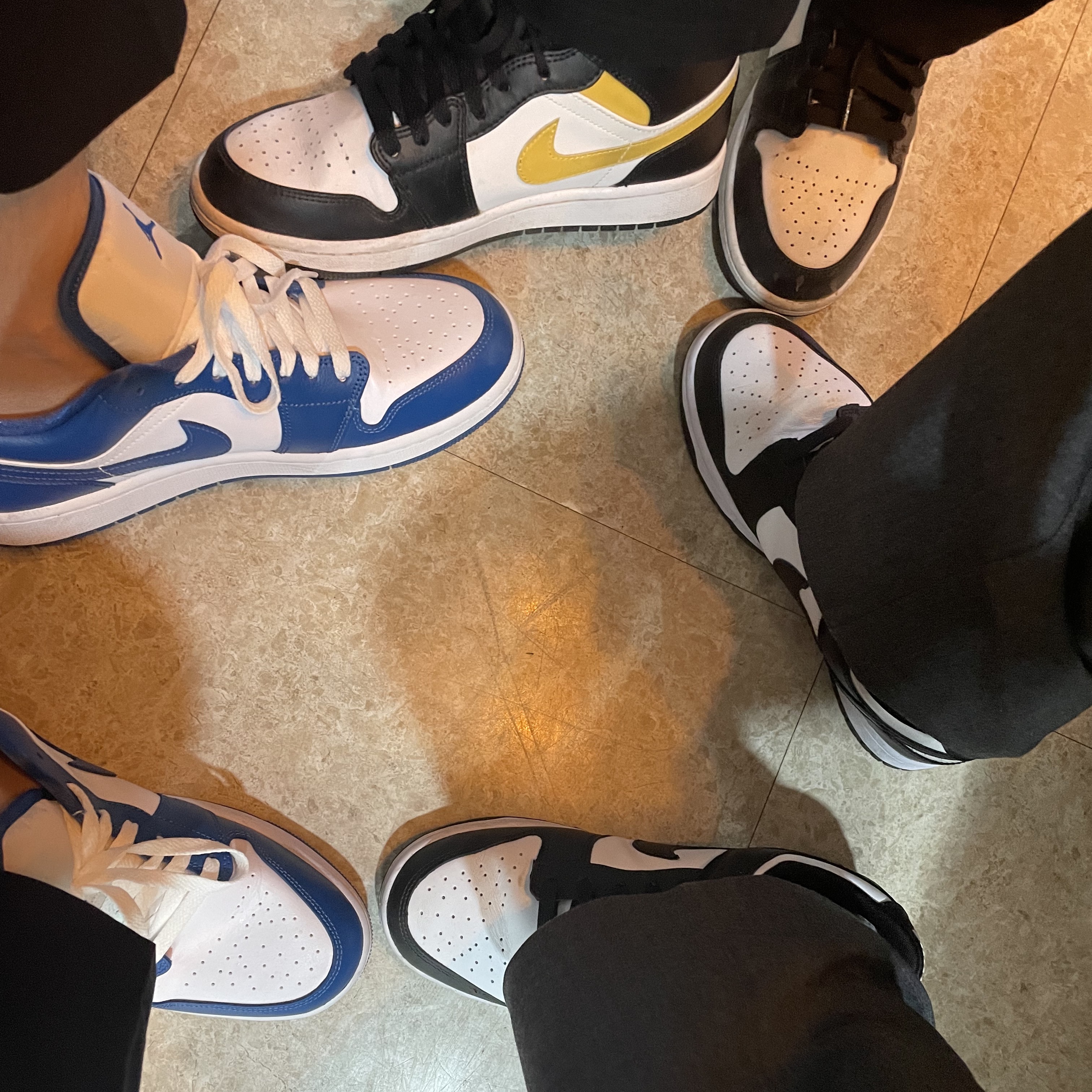 (W) Jordan 1 Low White Dark Marina Blue, Nike Dunk Low Retro Black 착용 스타일