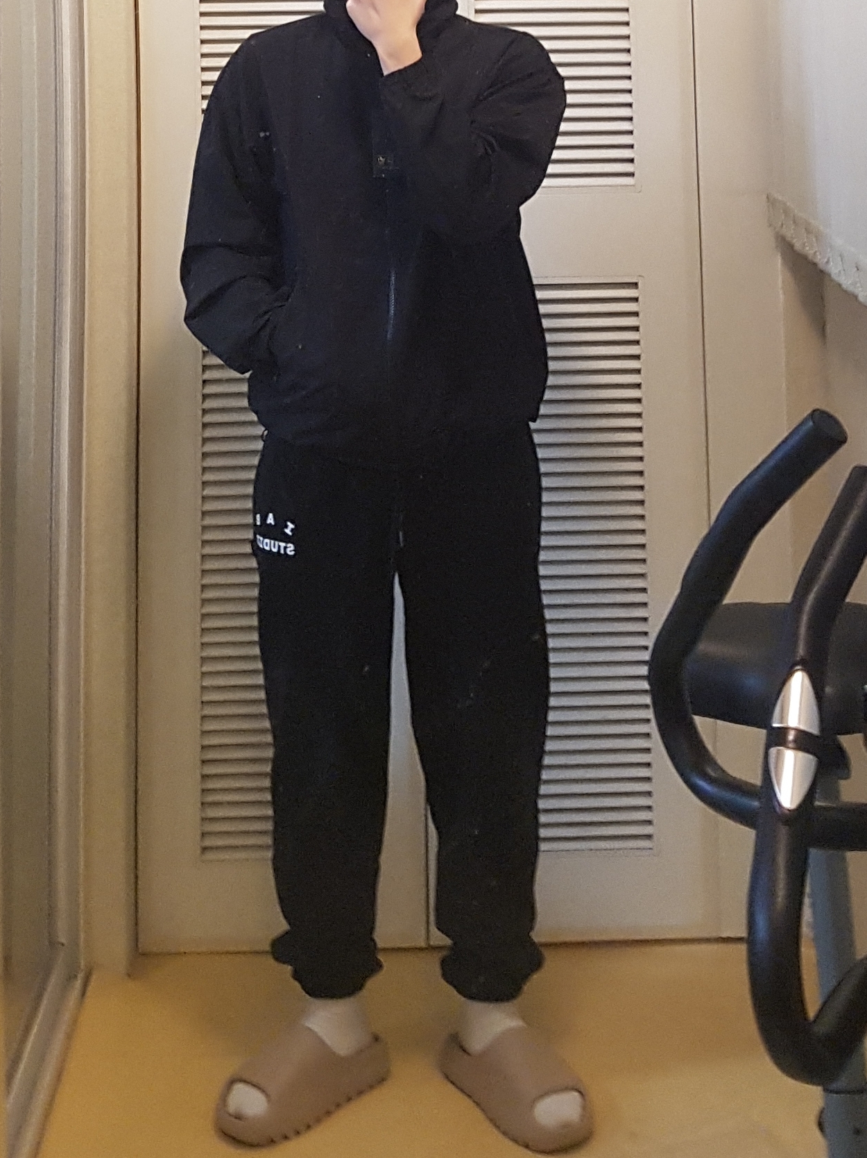 Adidas Yeezy Slide Pure - Re-Release Ver., IAB Studio Sweatpants Black White - 22SS 착용 스타일