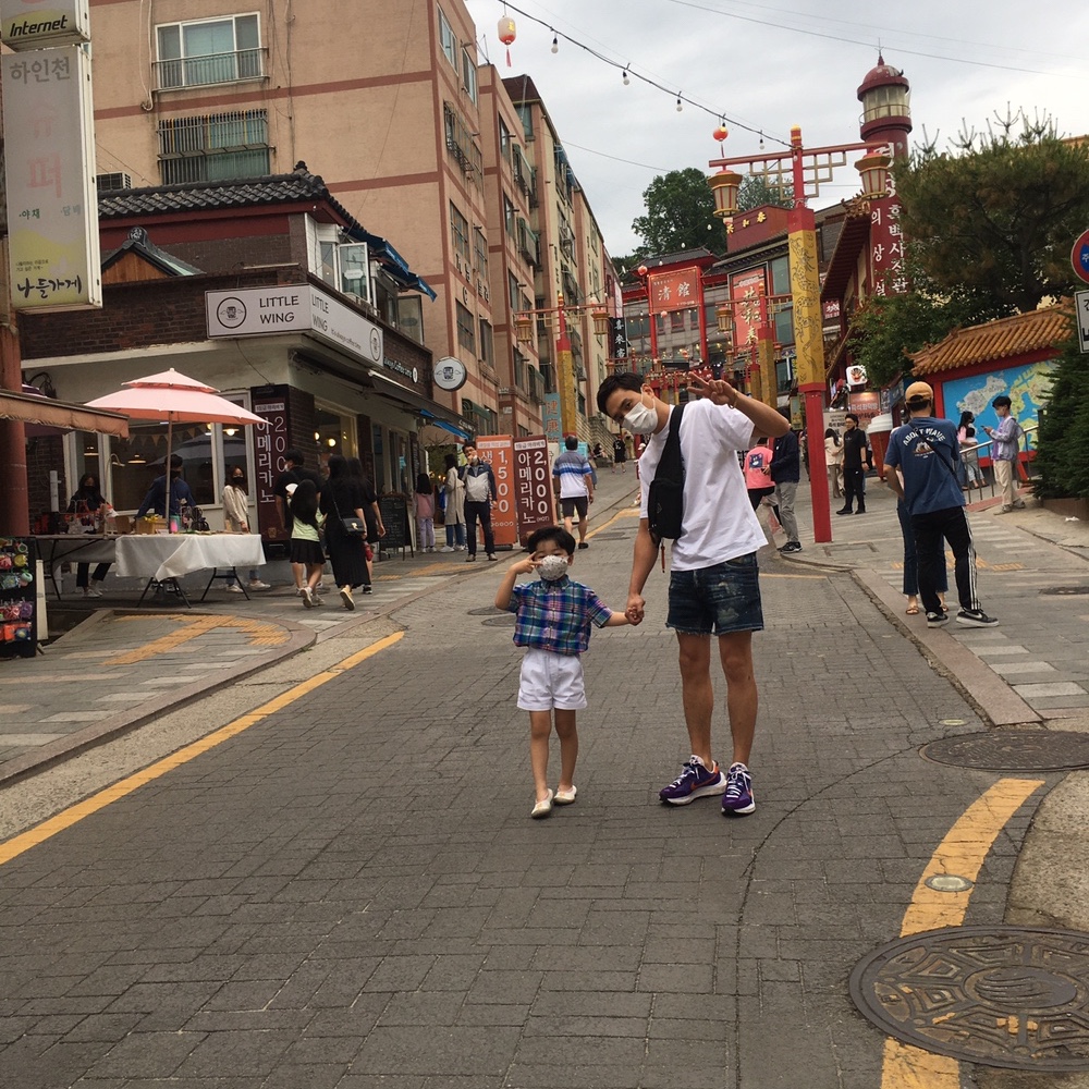 Nike x Sacai VaporWaffle Dark Iris, Nike x Hello Kitty NRG Air T-Shirt White - Asia 착용 스타일 - 1