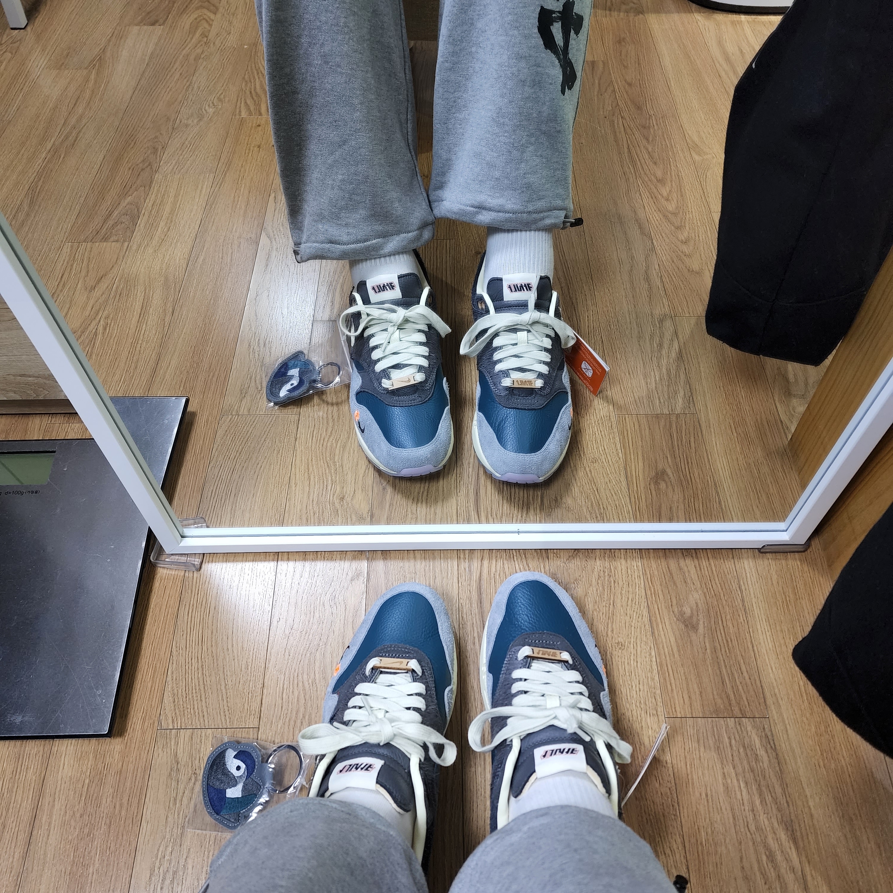 Nike x Kasina Air Max 1 SP Won-Ang Particle Grey 착용 스타일 - 4