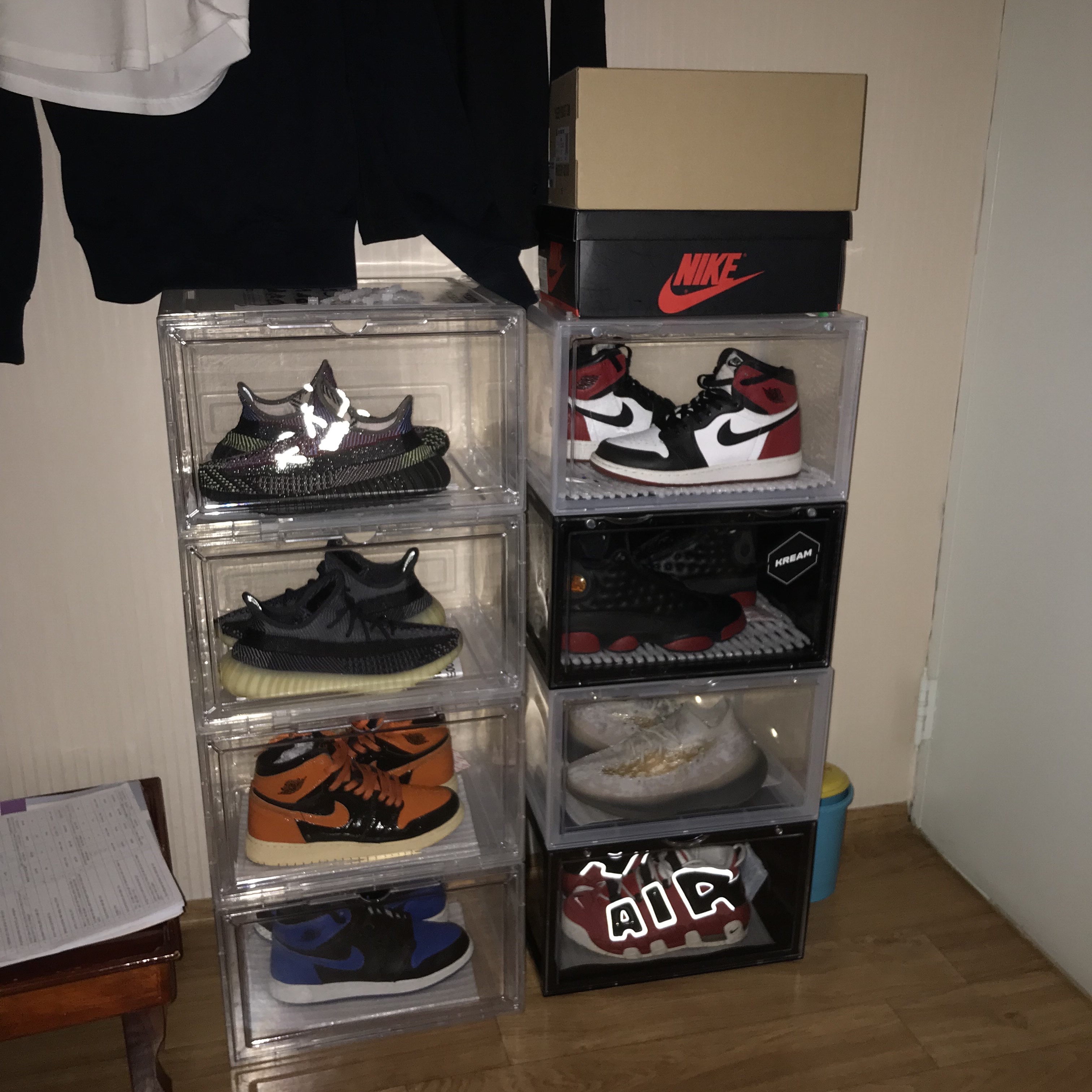 (GS) Nike Air More Uptempo 96 Bulls 2016, (GS) Jordan 1 Retro High OG Black Toe 2016 착용 스타일