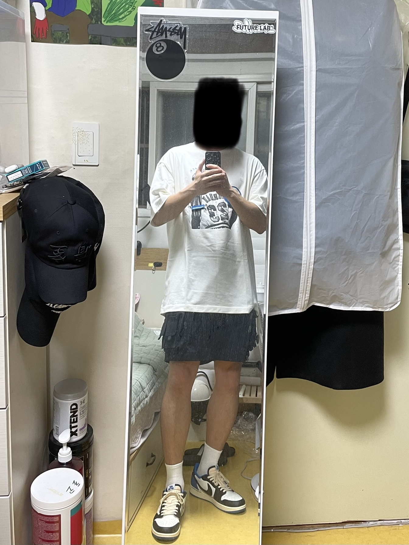 Jordan 1 x Travis Scott x Fragment Retro Low OG SP Military Blue, Nike ACG Cargo Shorts Black - Asia 착용 스타일