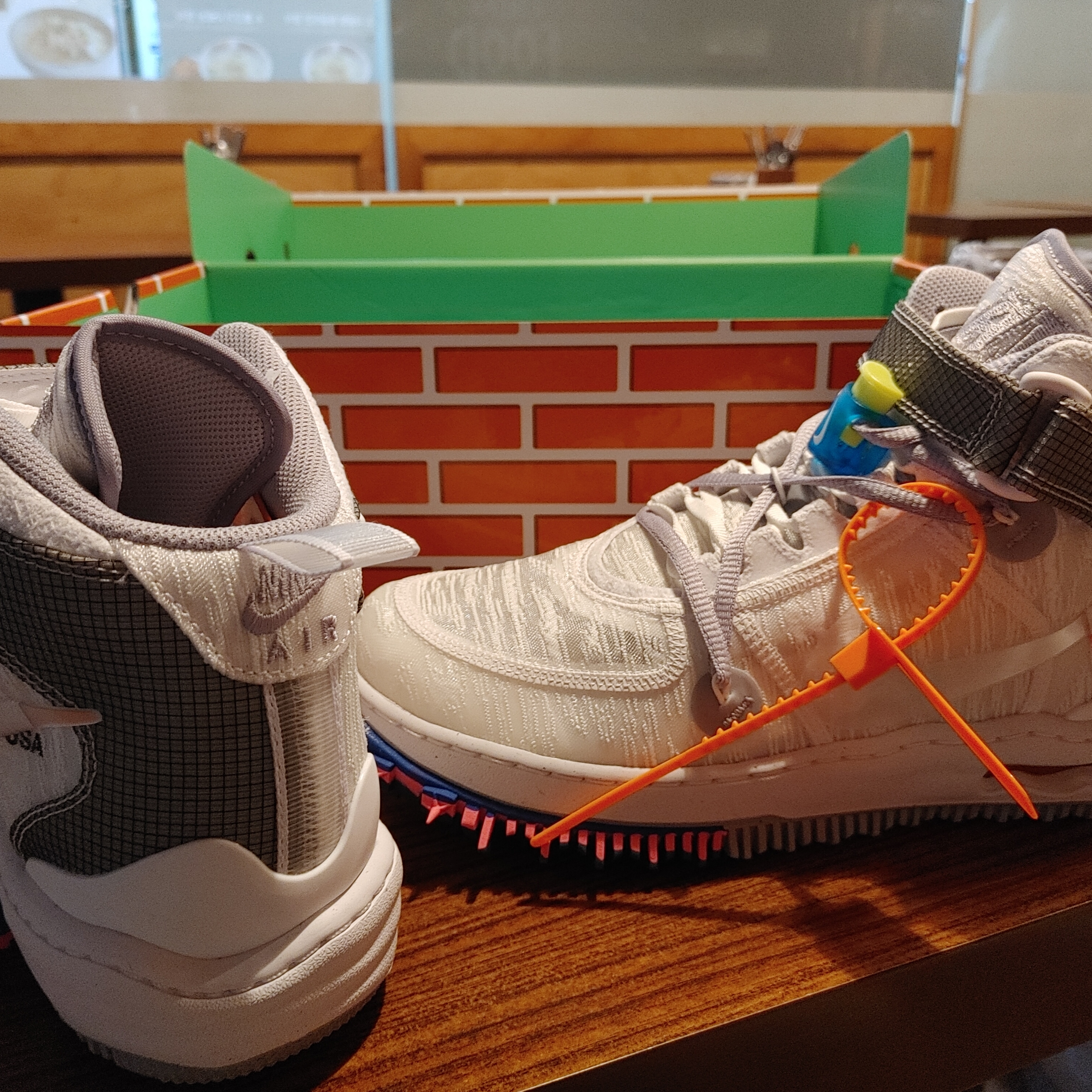 Nike x Off-White Air Force 1 Mid SP White 착용 스타일