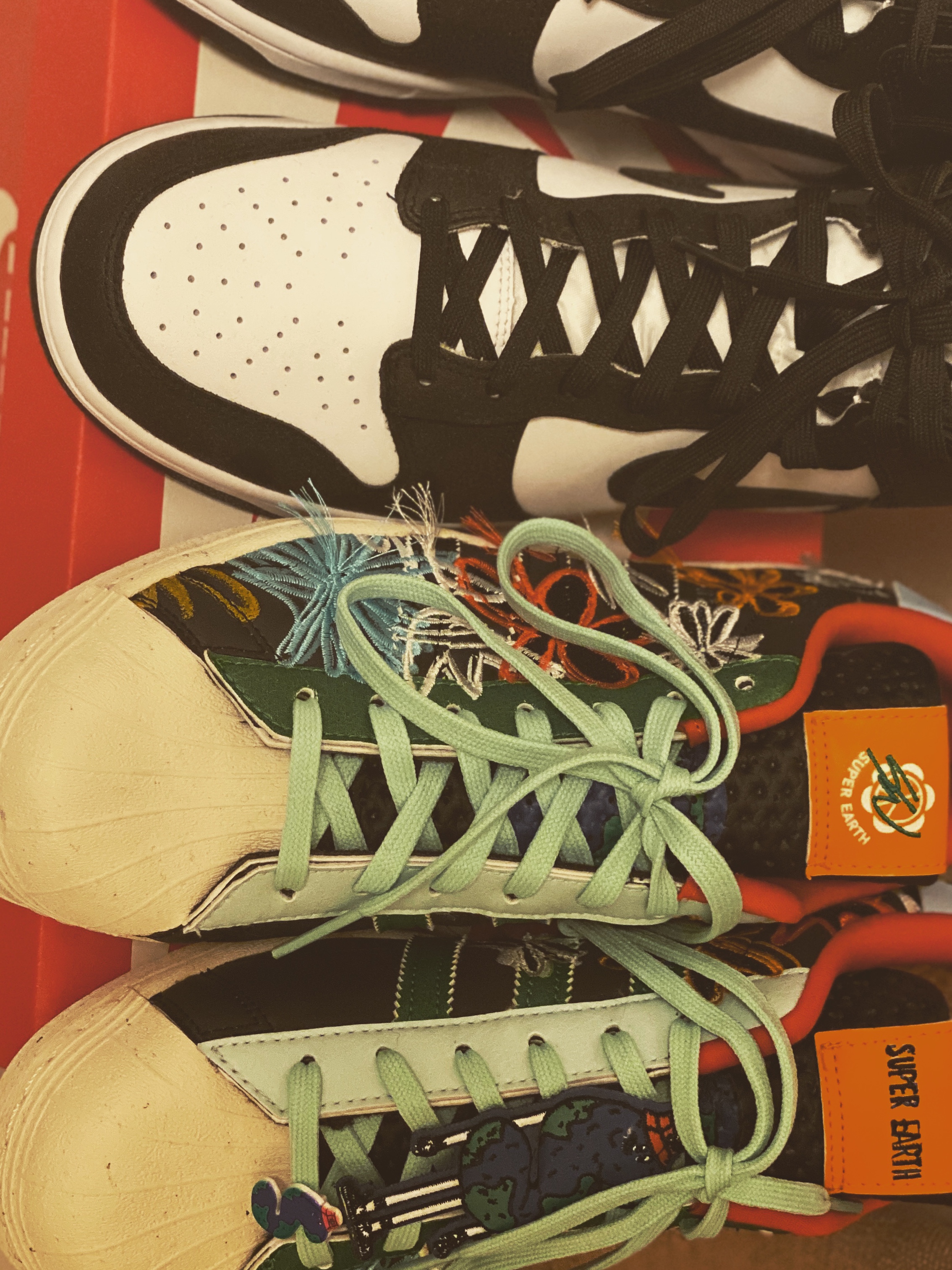 Adidas x Sean Wotherspoon Superstar Superearth Black, (W) Nike Dunk High Black and White 착용 스타일 - 2