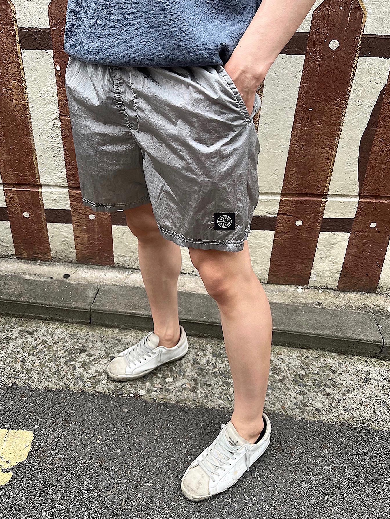 Stone Island B0943 Nylon Metal Swimming Trunk Ice - 22SS 착용 스타일 - 3