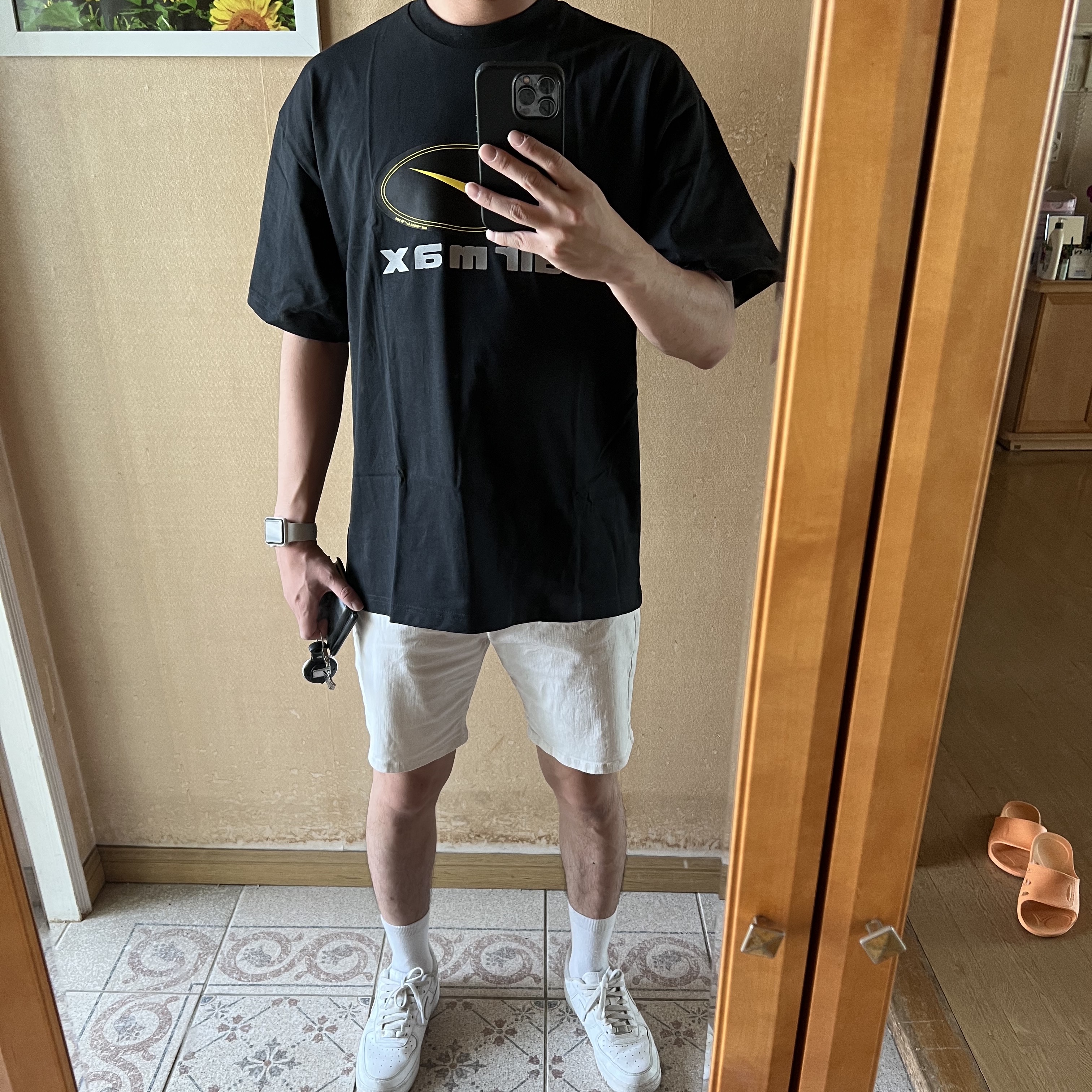 Nike NRG Air Max 97 T-Shirt Black (DV9400-010), Nike Air Force 1 '07 Low White 착용 스타일