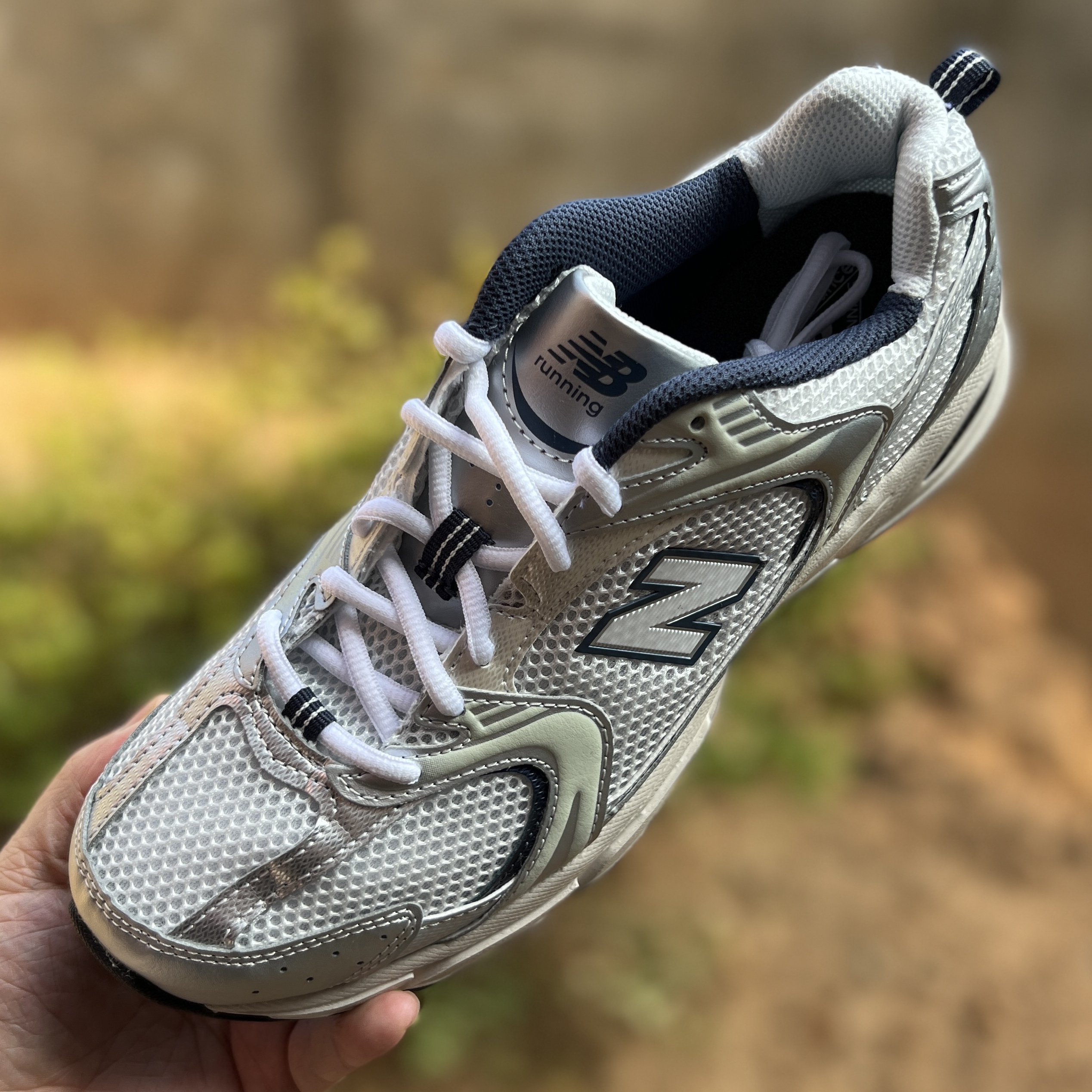 New Balance 530 Steel Grey 착용 스타일 - 1