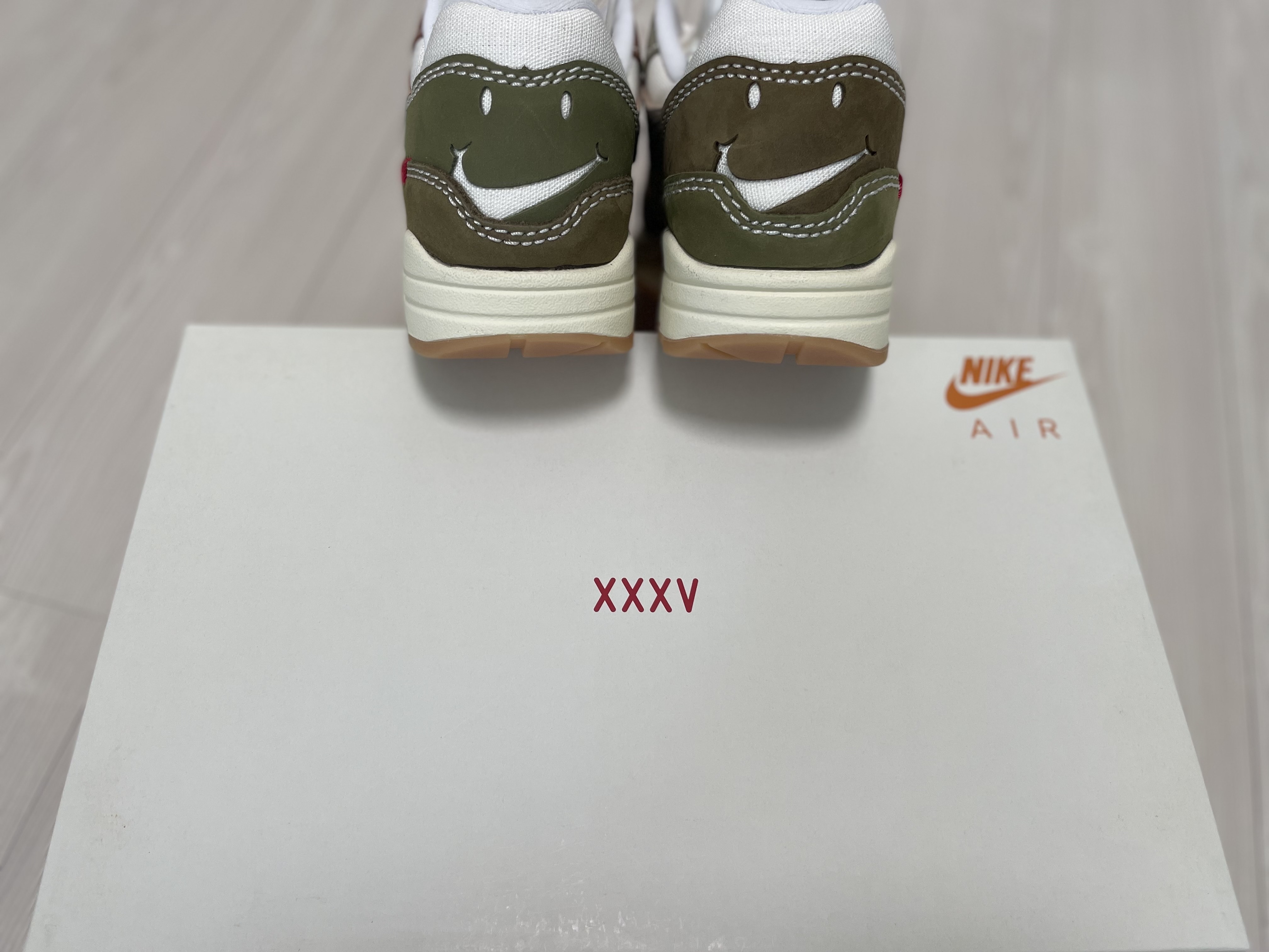 (W) Nike Air Max 1 Premium Wabisabi 착용 스타일 - 3