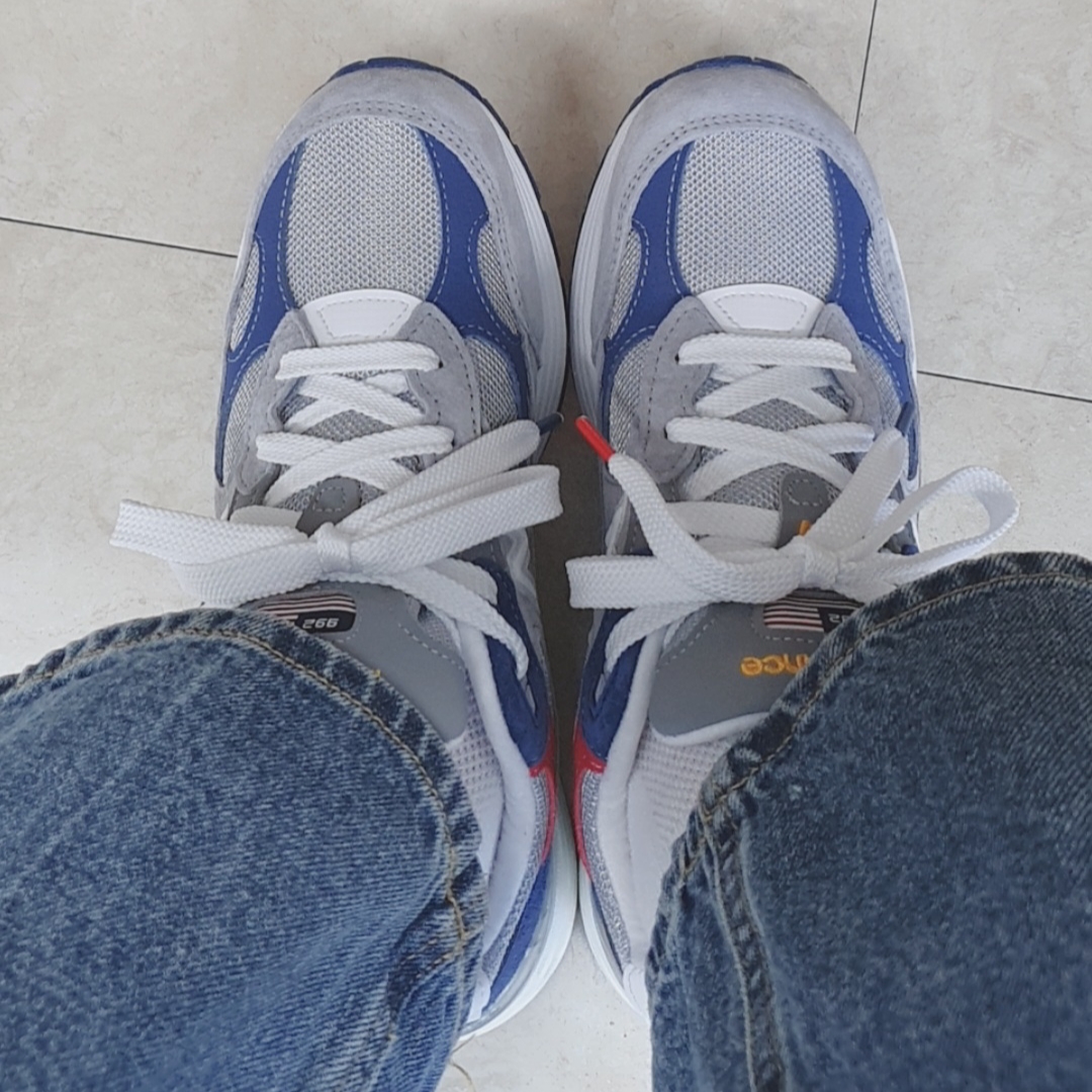 New Balance x DTLR 992 Made in USA Varsity 착용 스타일 - 2