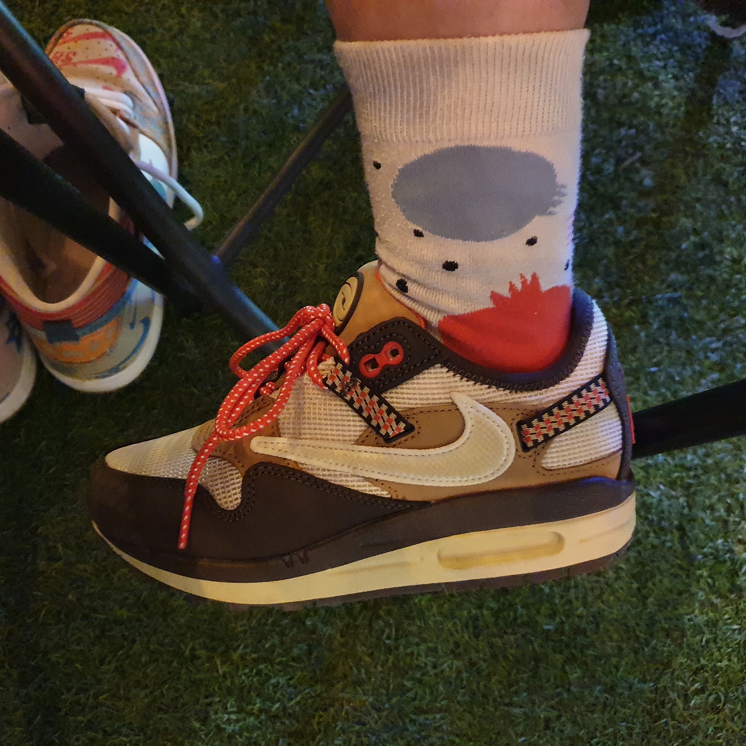 Nike x Travis Scott Air Max 1 Cact.us Brown, Nike SB Dunk High Thomas Campbell What the Dunk 착용 스타일 - 3