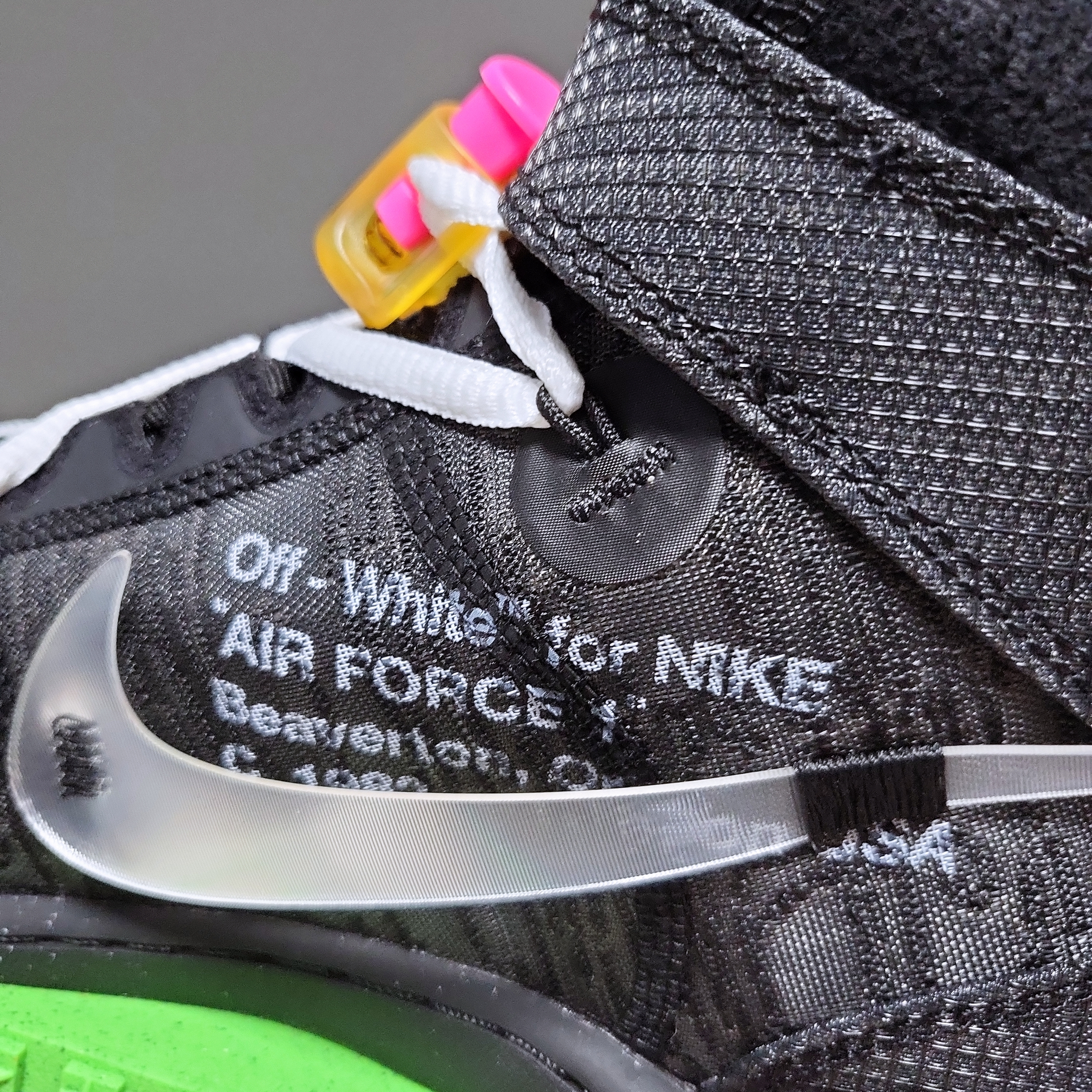 Nike x Off-White Air Force 1 Mid SP Black 착용 스타일 - 2