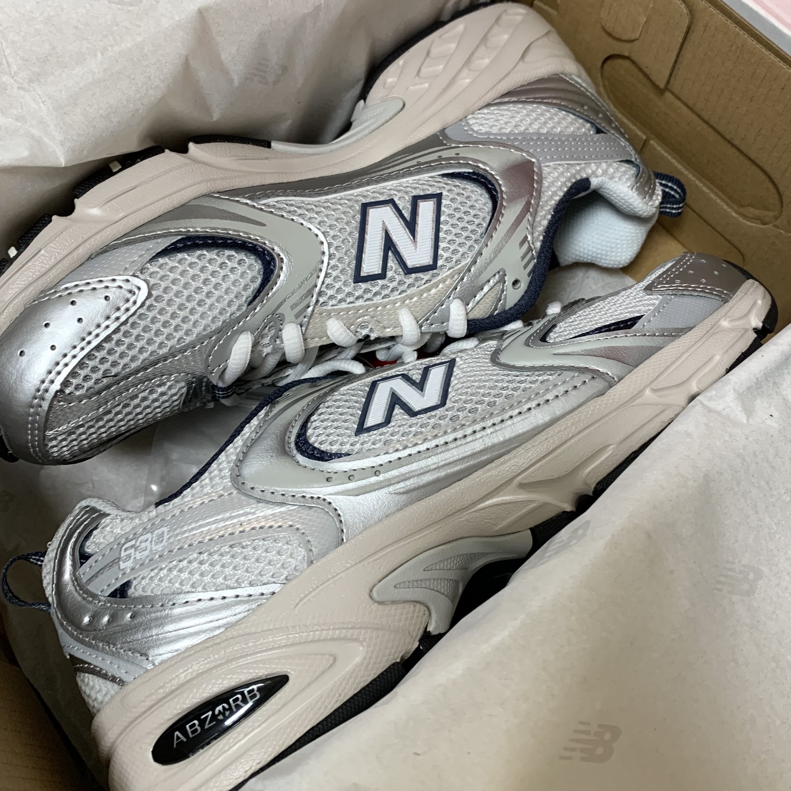 New Balance 530 Steel Grey 착용 스타일