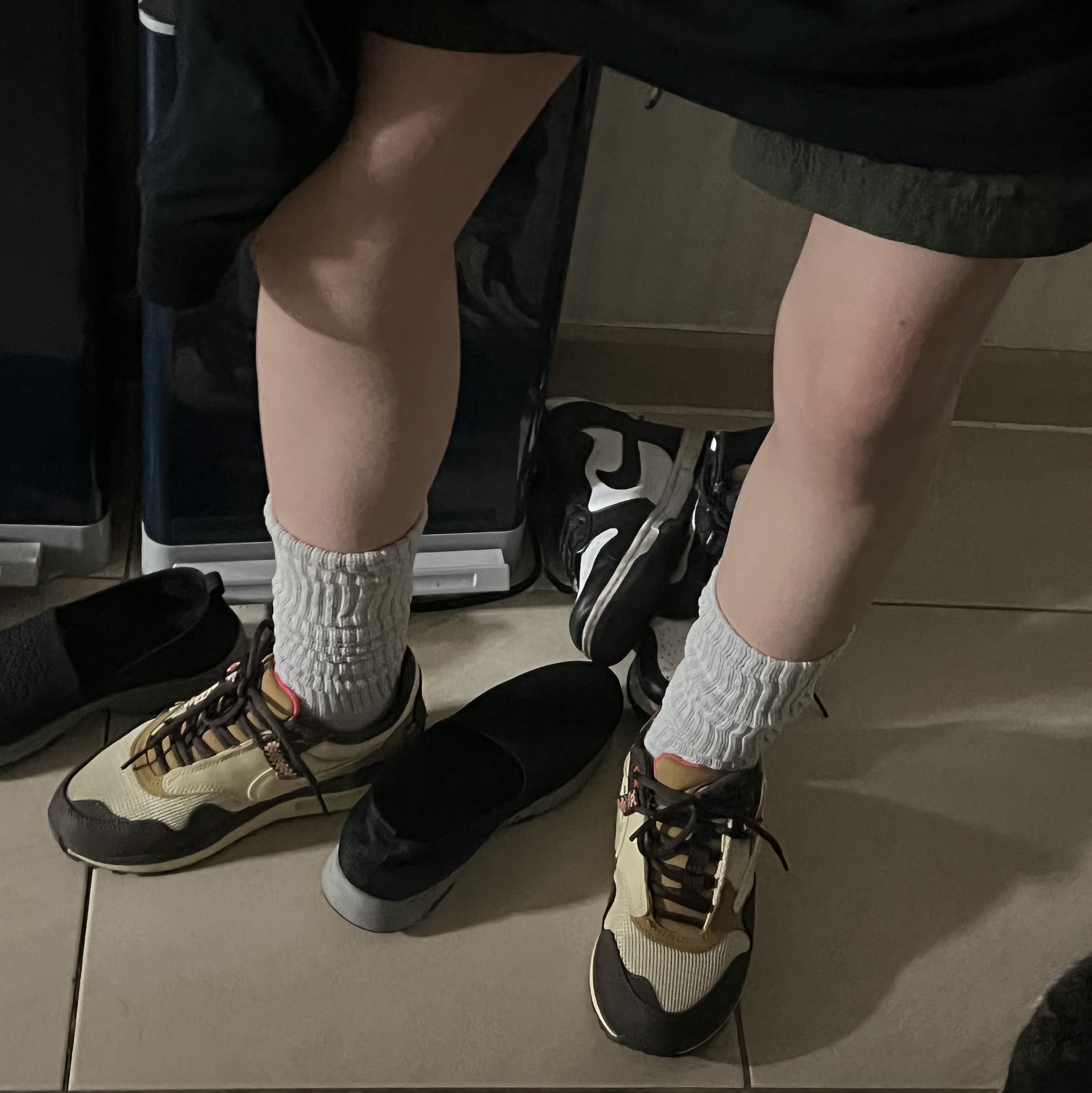 Nike x Travis Scott Air Max 1 Cact.us Brown 착용 스타일