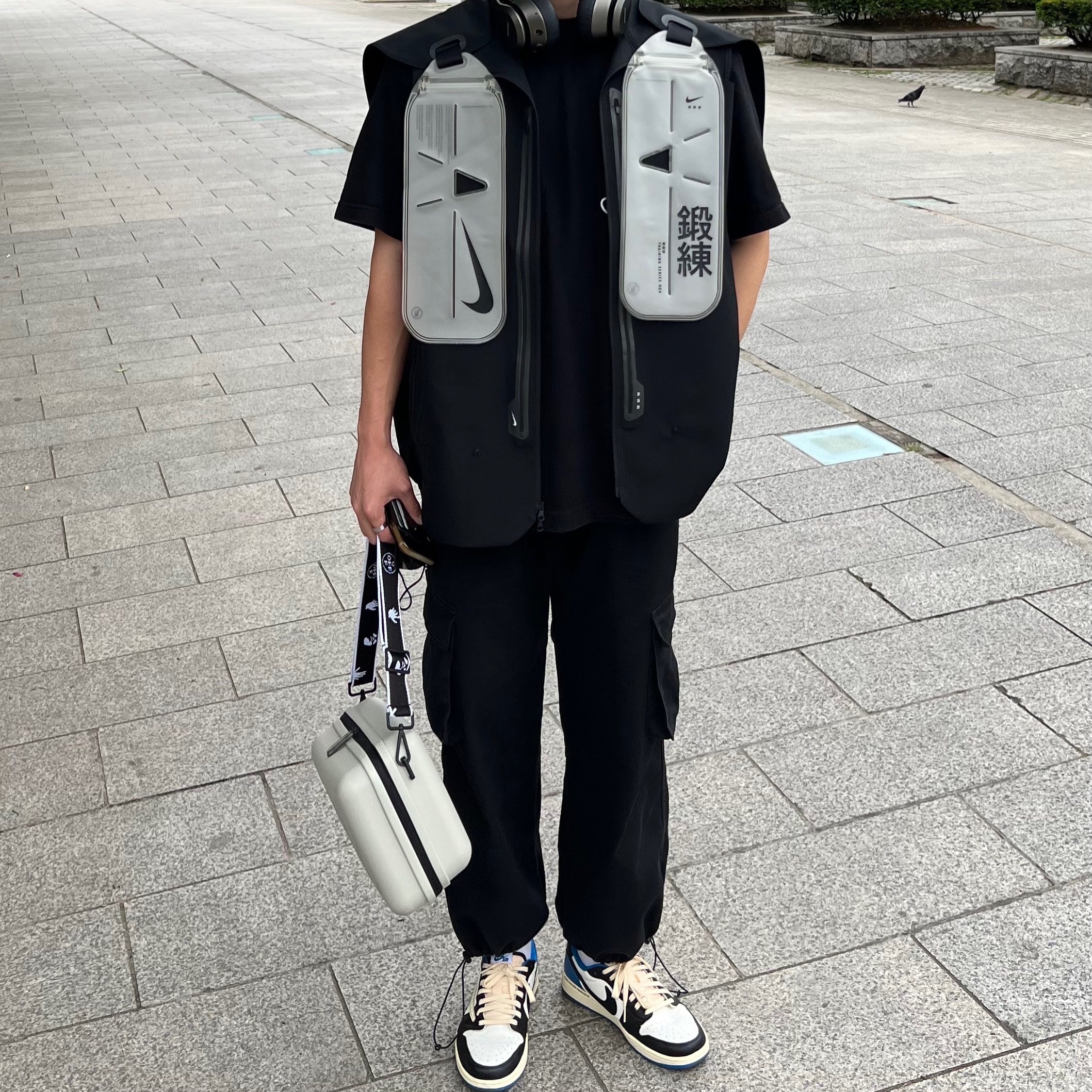 Off-White x Amore Pacific Protection Box (Without Cosmetics), Nike x Matthew M Williams NRG Jacket Black 착용 스타일 - 2