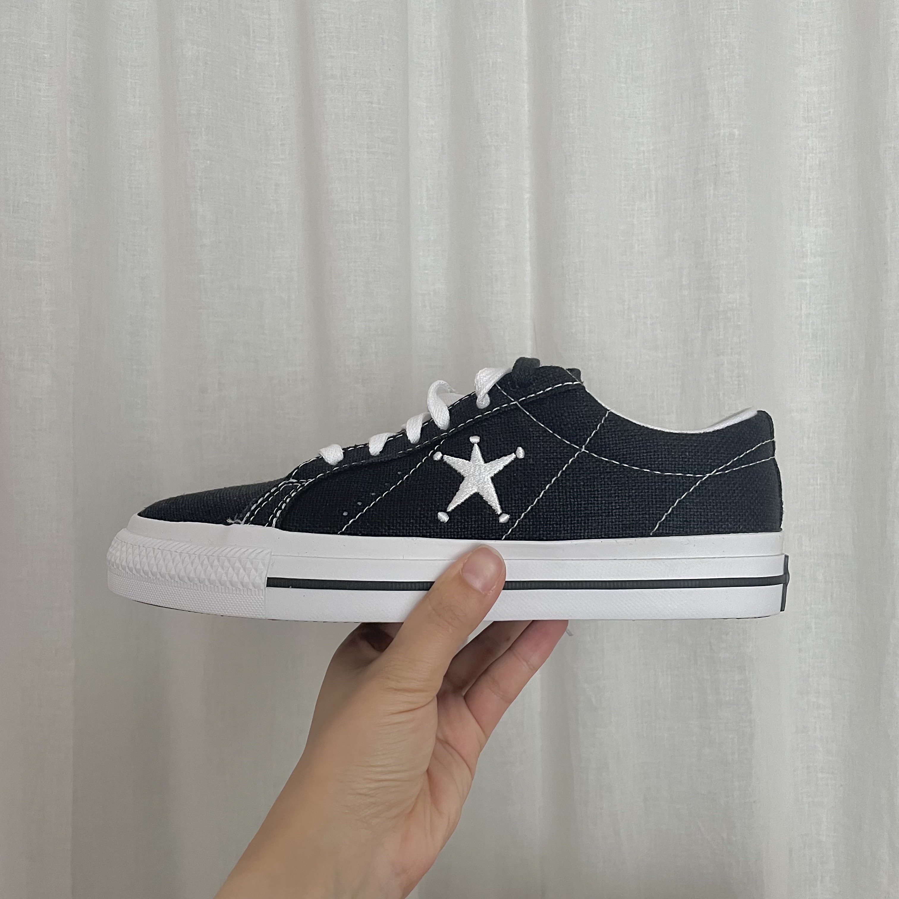 Converse x Stussy One Star Ox Black, Converse x Stussy Chuck 70 High Black 착용 스타일 - 2