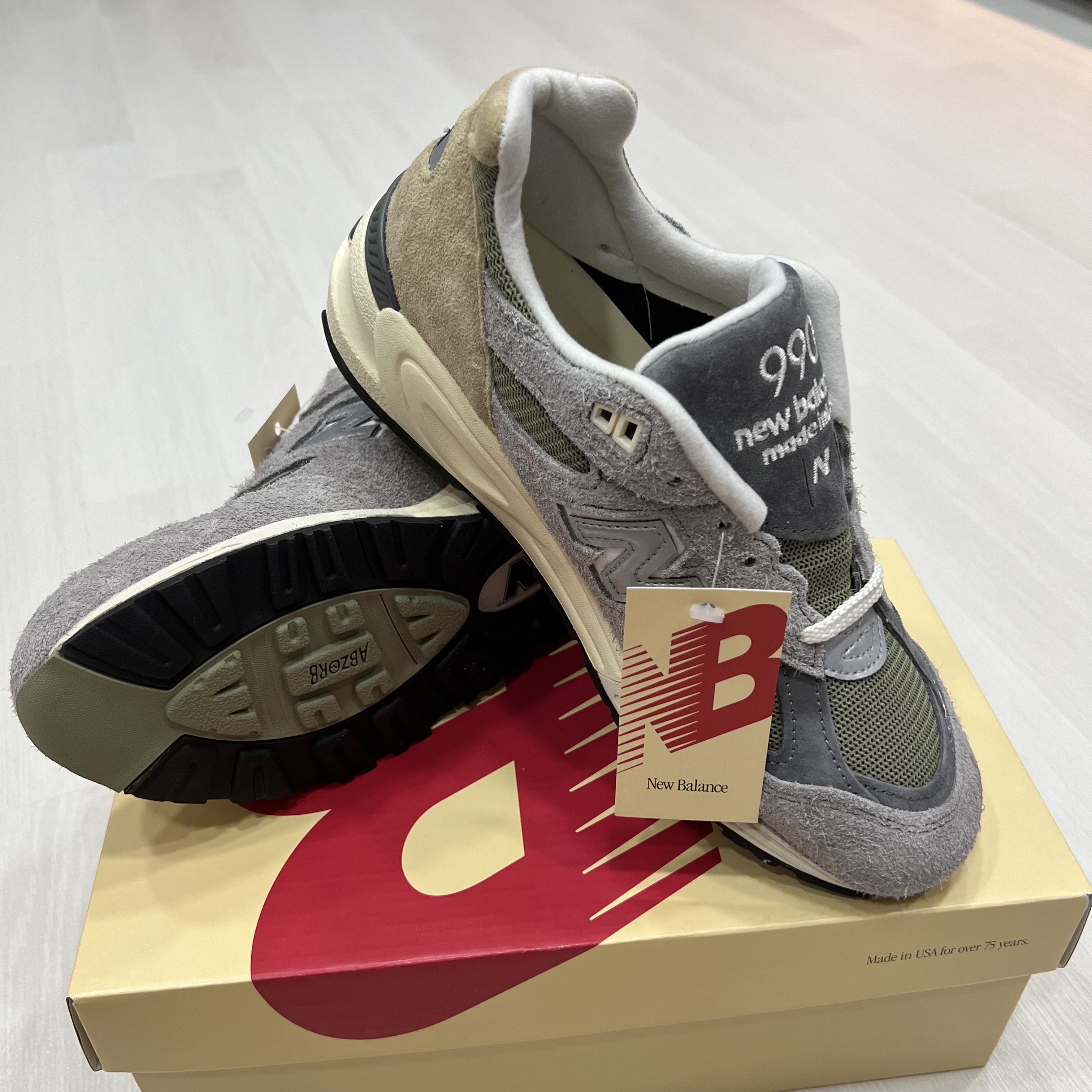 New Balance 990v2 Made in USA Marblehead Incense 착용 스타일 - 1