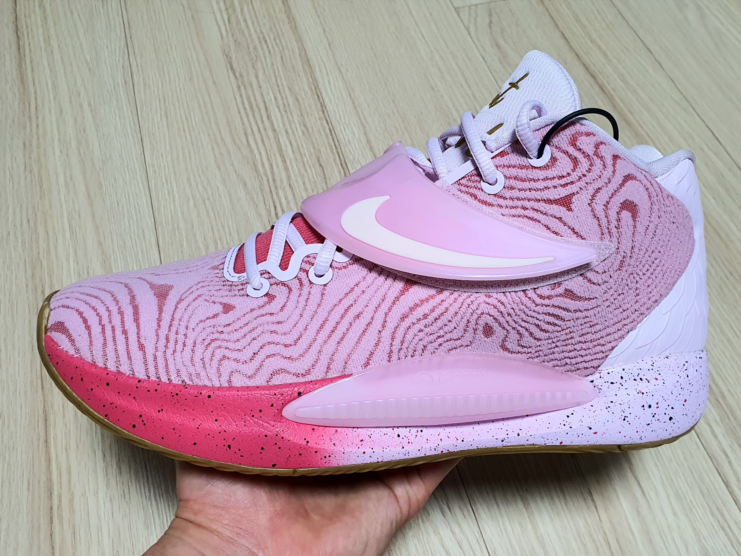 Nike KD 14 Seasonal EP Legal Pink 착용 스타일 - 2