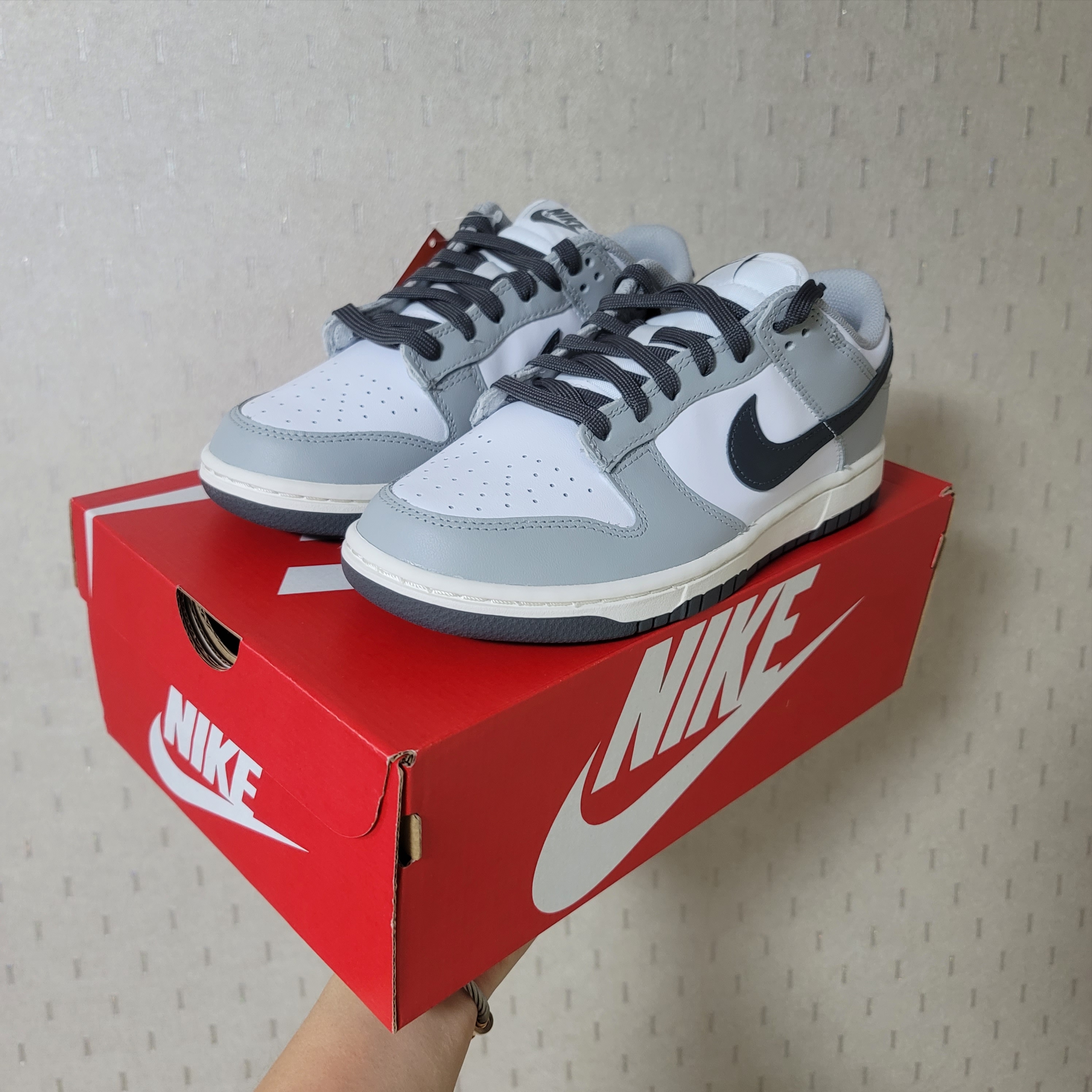 (W) Nike Dunk Low Light Smoke Grey 착용 스타일