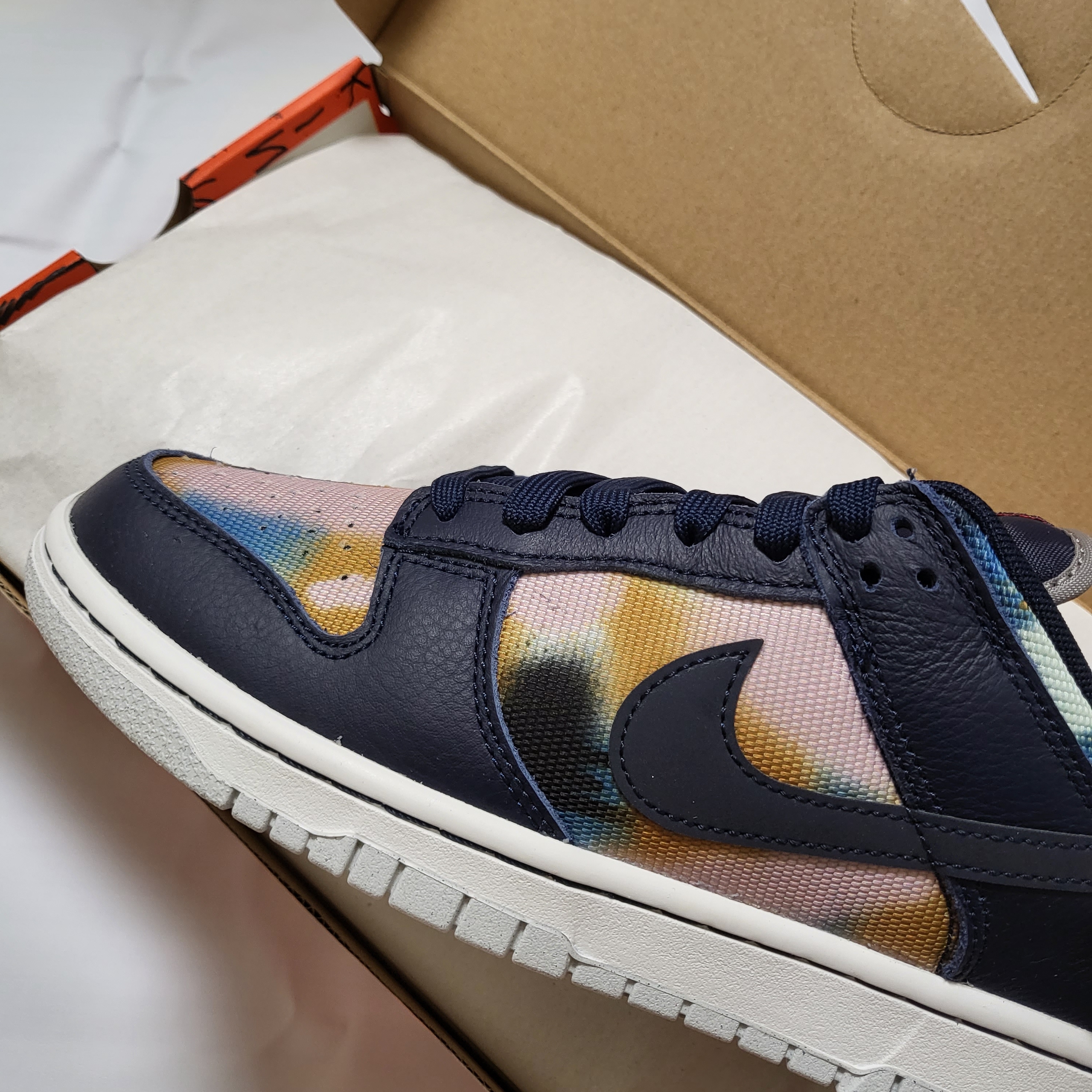 Nike Dunk Low Retro PRM Obsidian Graffiti 착용 스타일 - 2