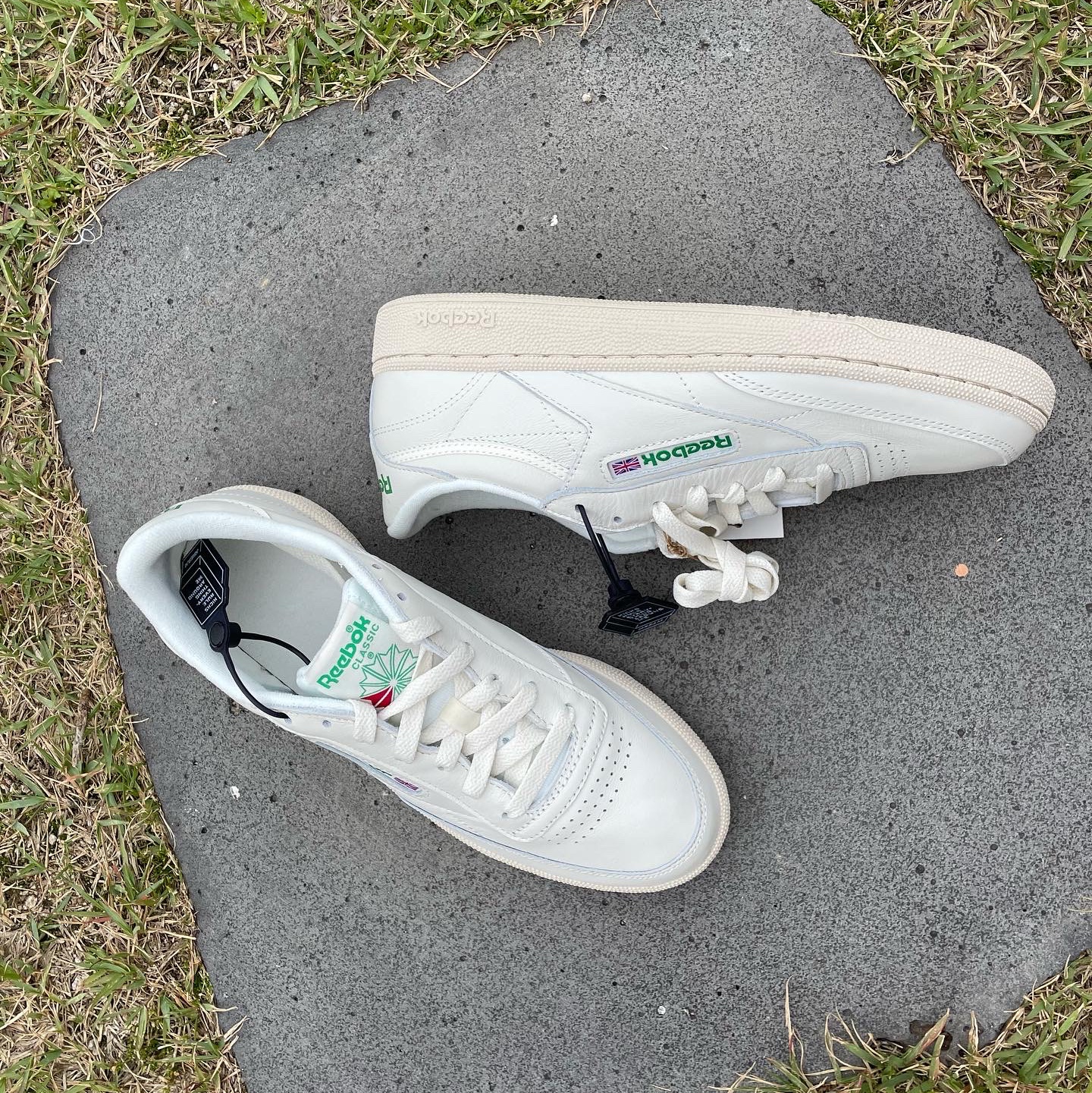 Reebok Club C 85 Vintage Chalk Green 착용 스타일 - 2