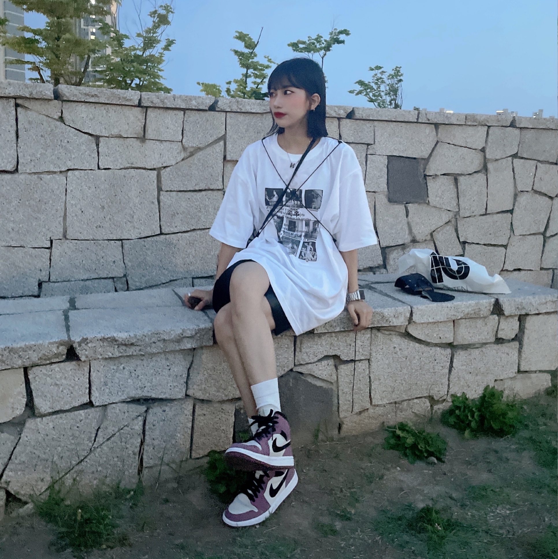 (W) Jordan 1 Mid SE Light Mulberry, (W) Hermes Pop H Pendant Palladium & Noir 착용 스타일