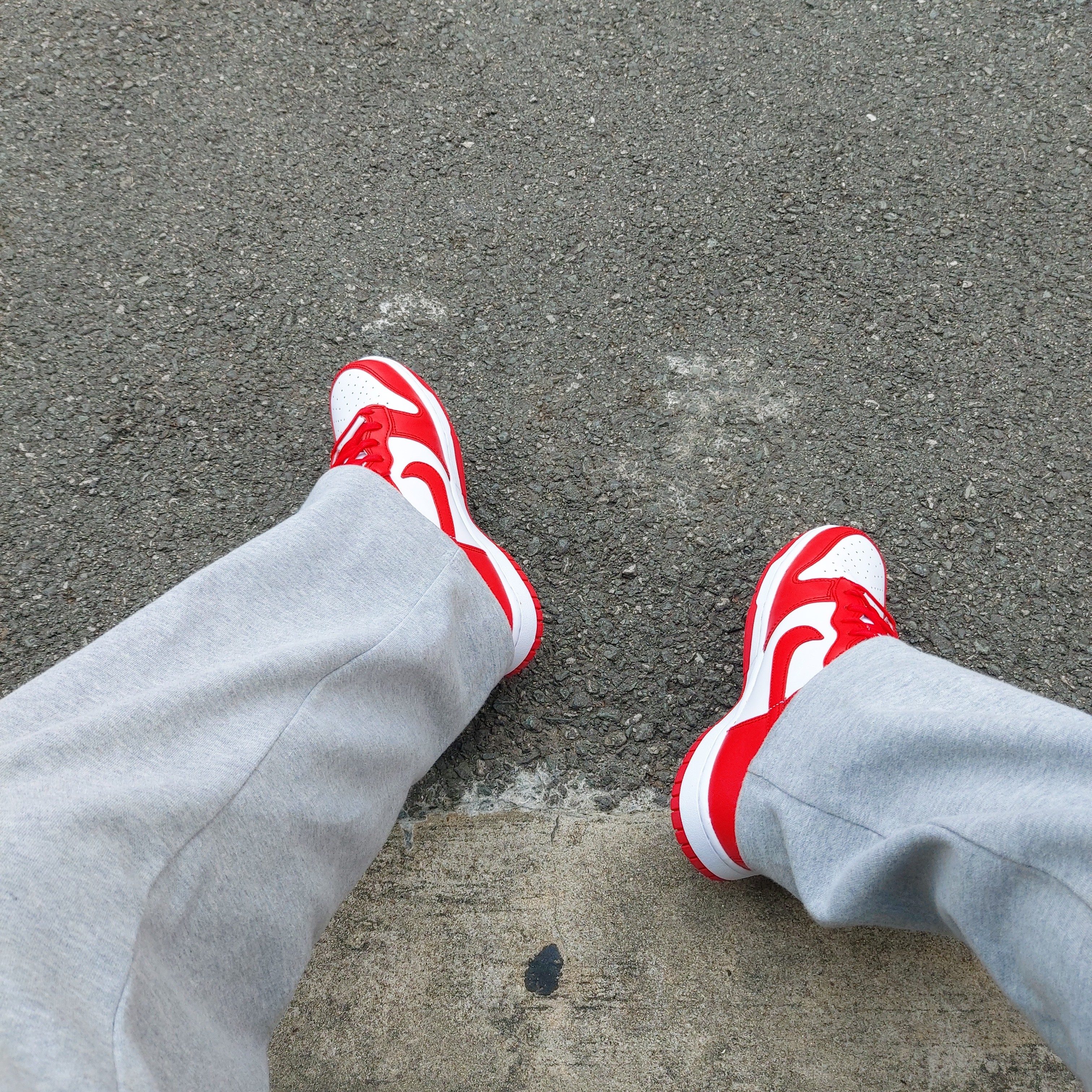 Nike Dunk High Retro Championship White and Red 착용 스타일