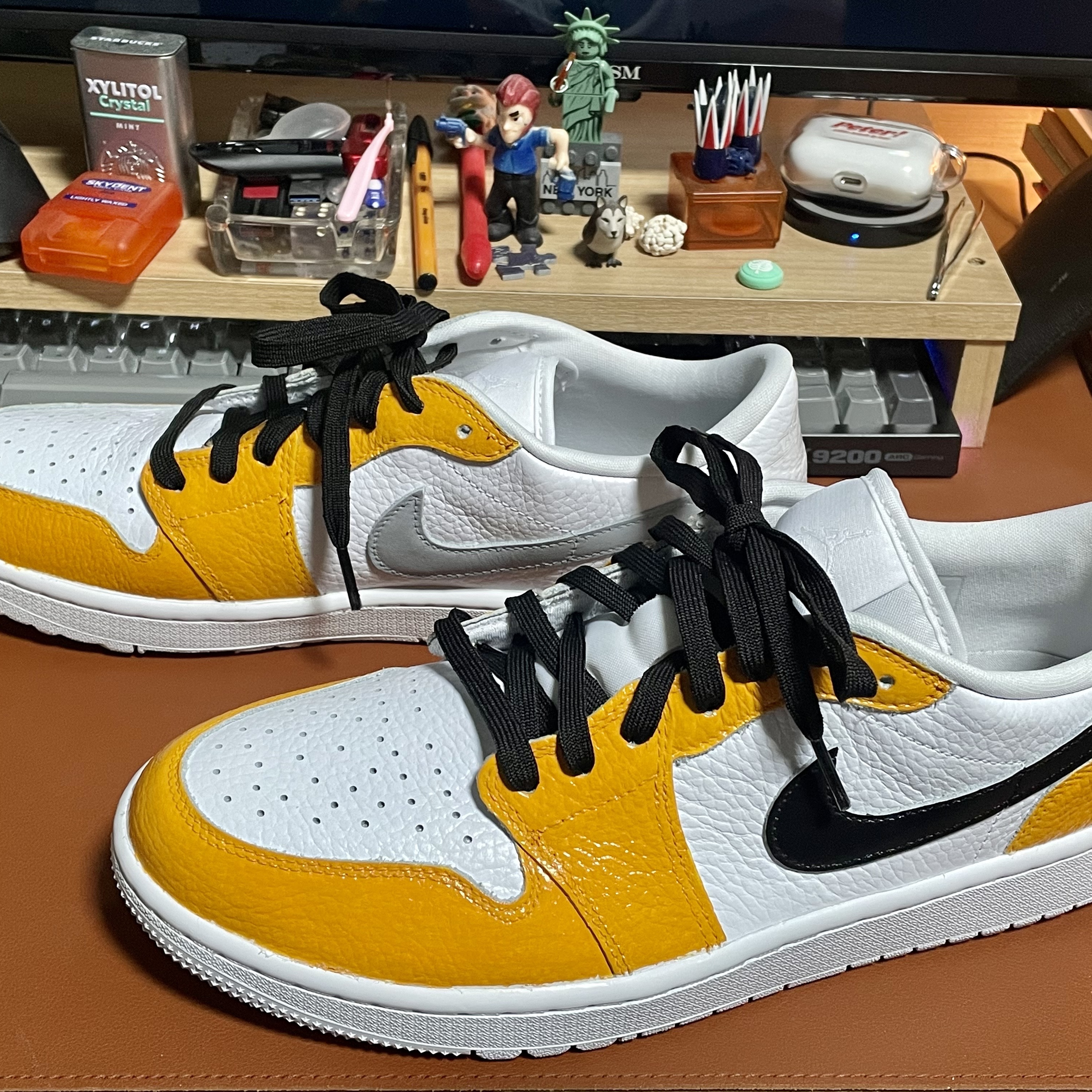 Jordan 1 Low Golf Triple White, (W) Jordan 1 Low SE Laser Orange 착용 스타일 - 1