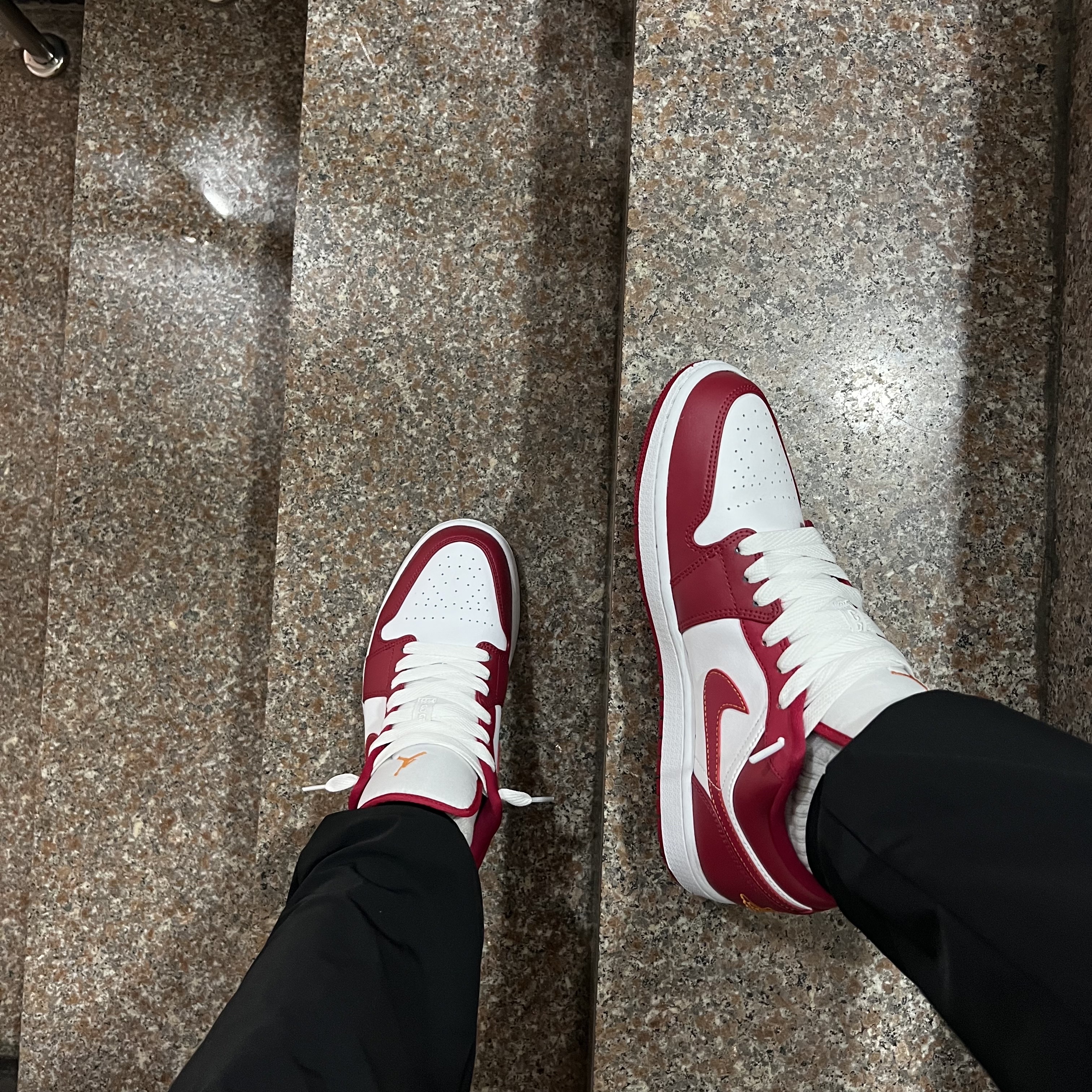 Jordan 1 Low Cardinal Red 착용 스타일