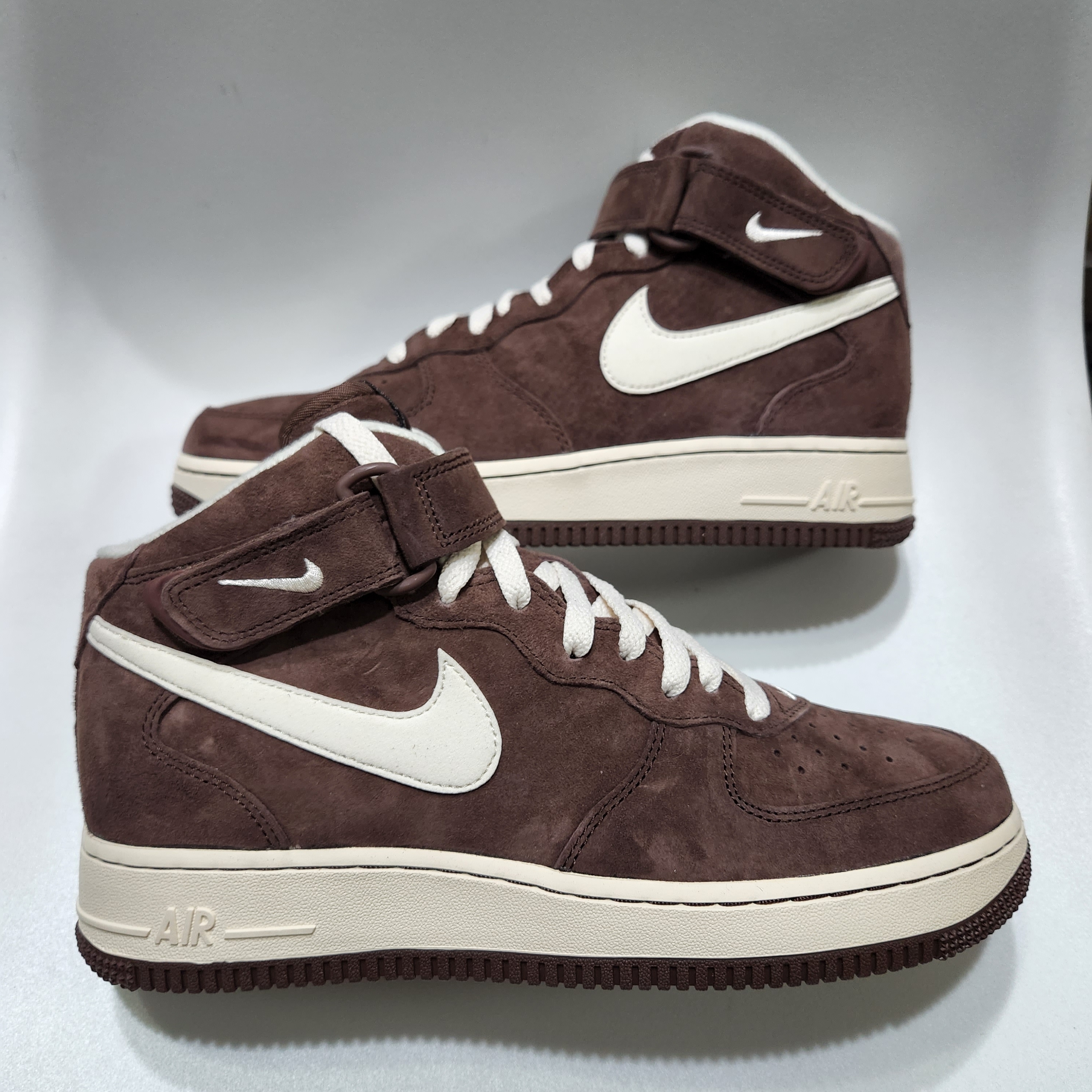 Nike Air Force 1 Mid '07 QS Chocolate 착용 스타일