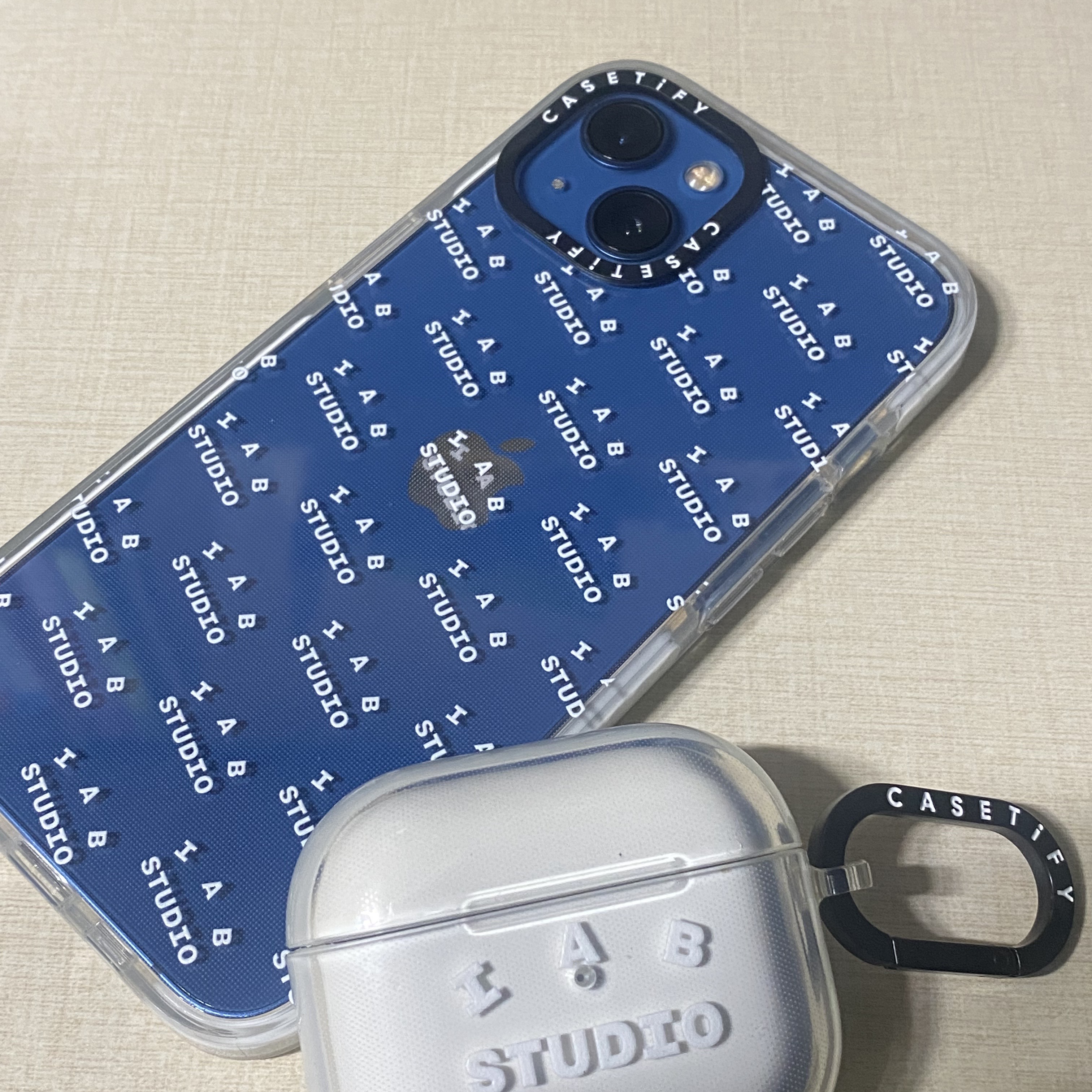 Casetify x IAB Studio iPhone White Monogram Logo Impact Case Frost White, Casetify x IAB Studio Single White Logo AirPods 3rd Gen Case Clear 착용 스타일