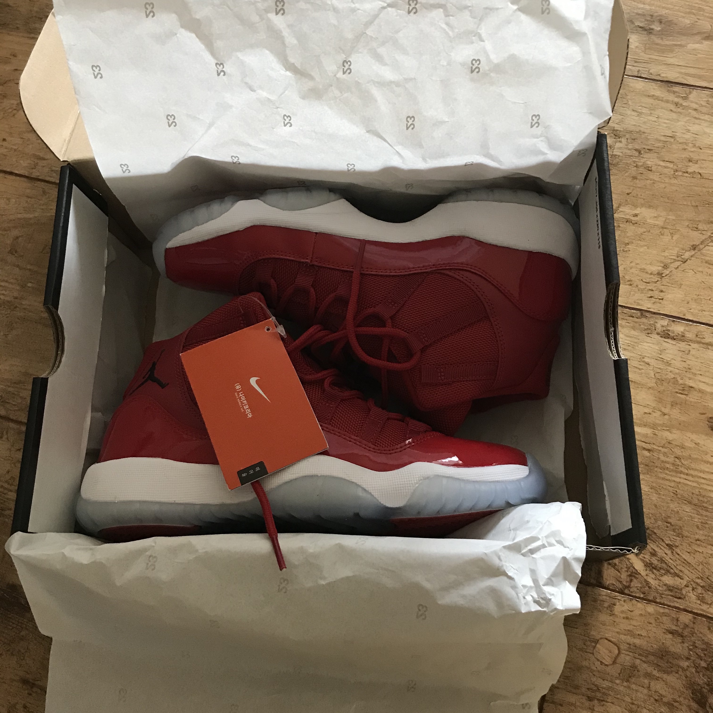 (GS) Jordan 11 Retro Win Like 96 Gym Red 착용 스타일