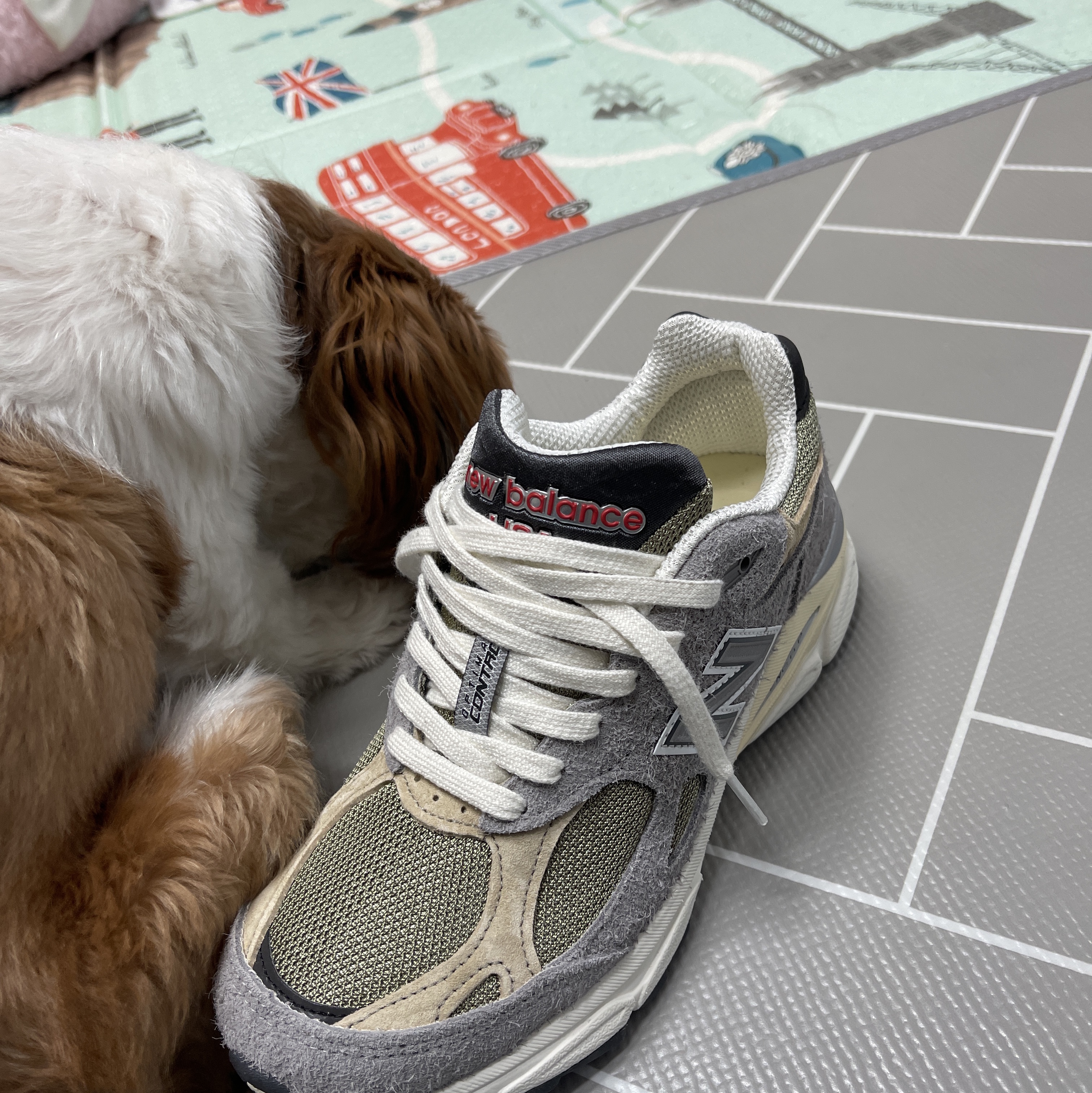 New Balance 990v3 Made in USA Marblehead Incense 착용 스타일 - 2