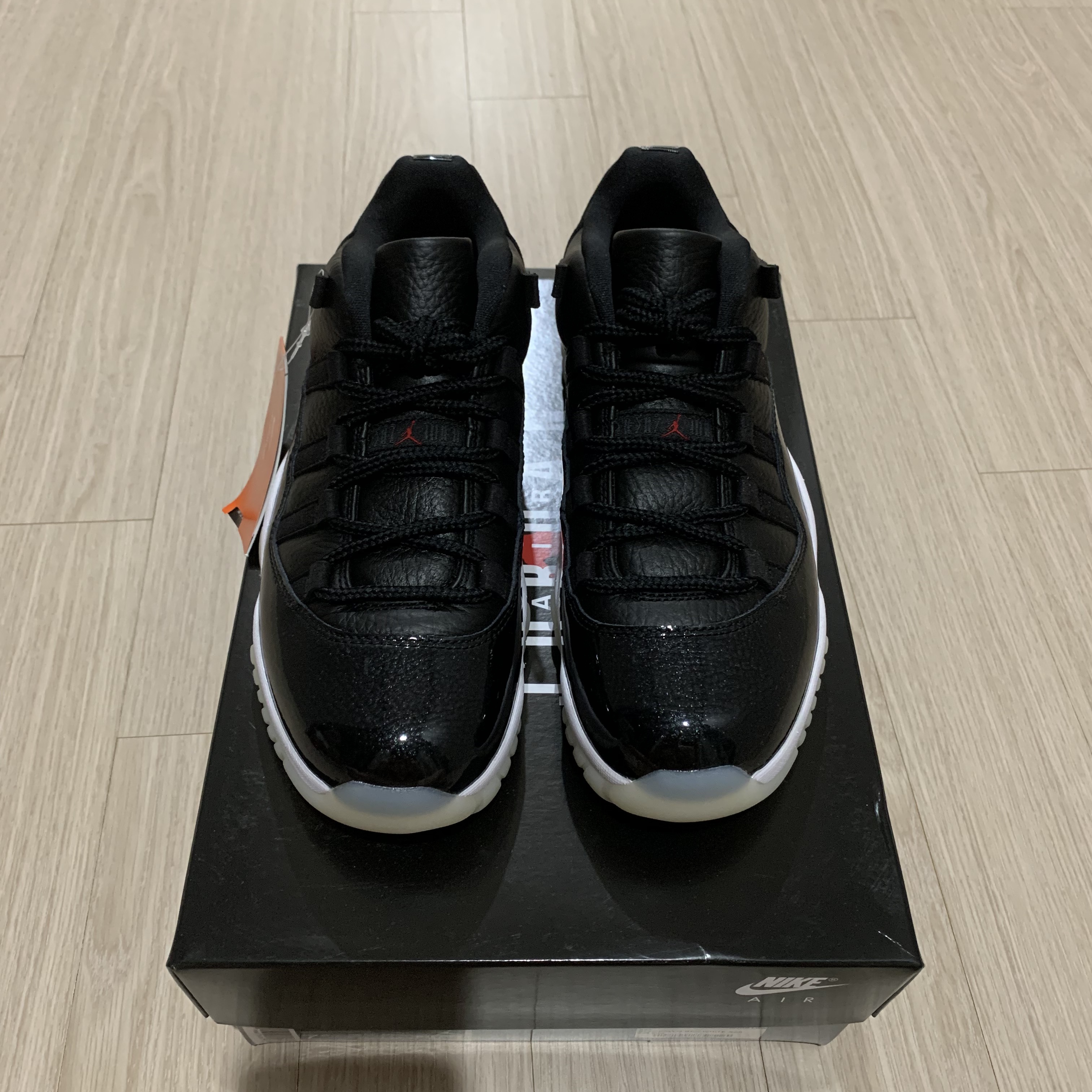 Jordan 11 Retro Low 72-10 착용 스타일 - 2