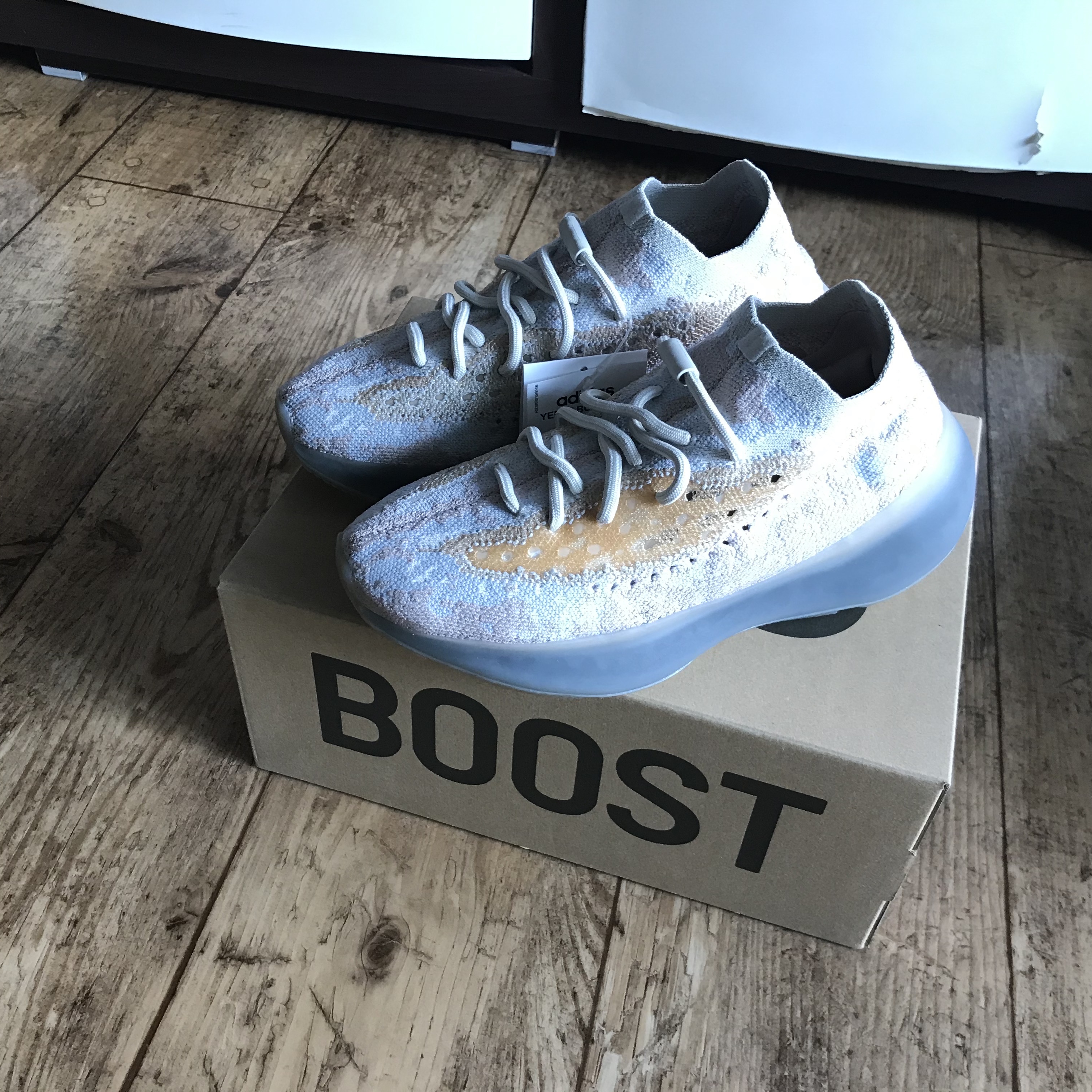 Adidas Yeezy Boost 380 Pepper - Non-Reflective 착용 스타일