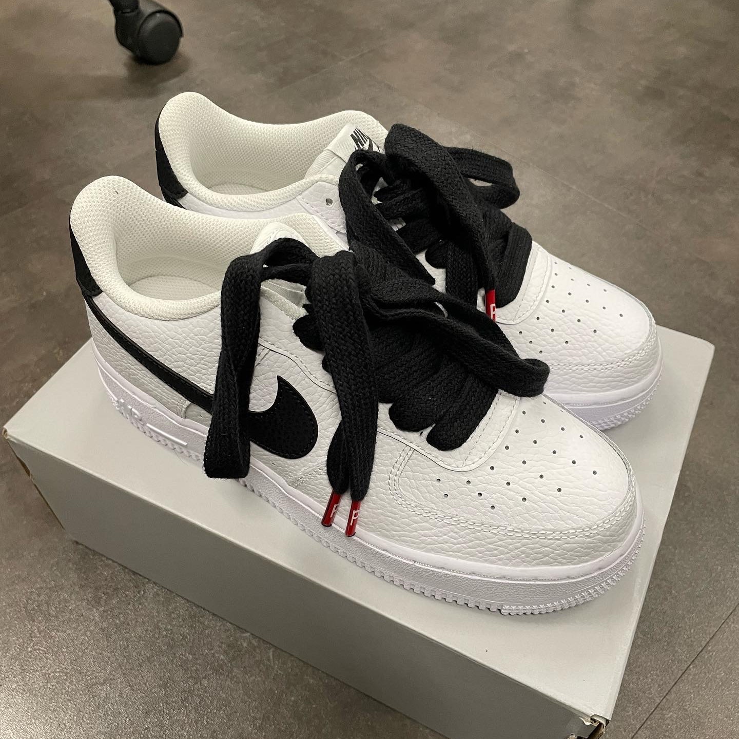 Nike Air Force 1 '07 White Black 착용 스타일