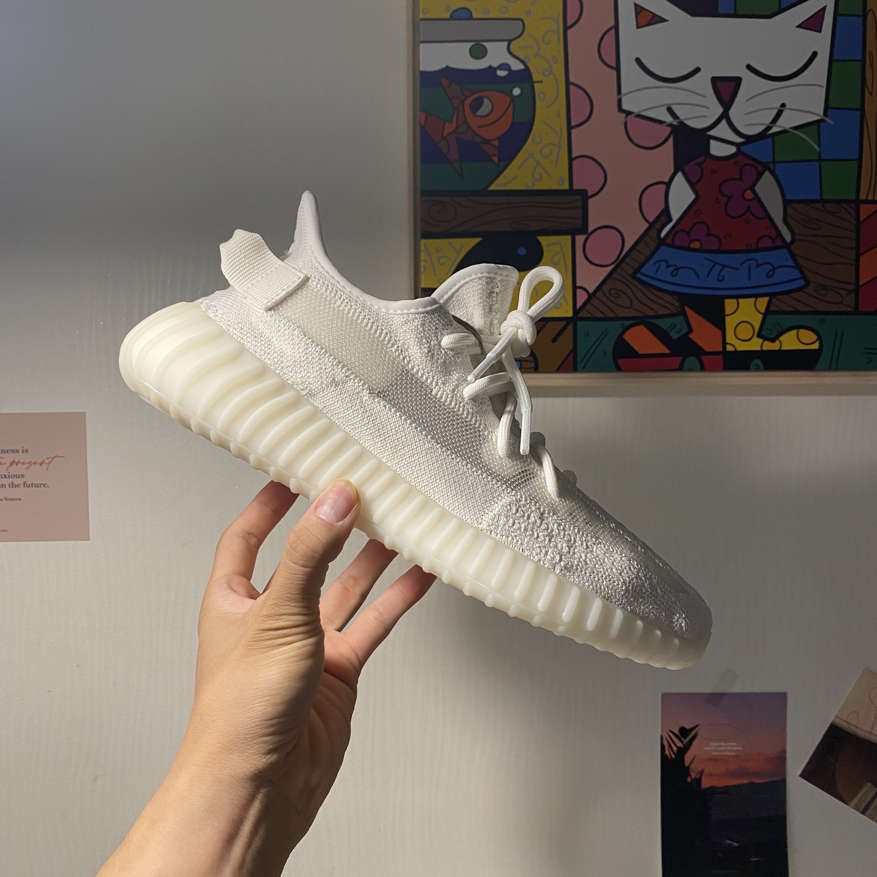 Adidas Yeezy Boost 350 V2 Bone 착용 스타일 - 4