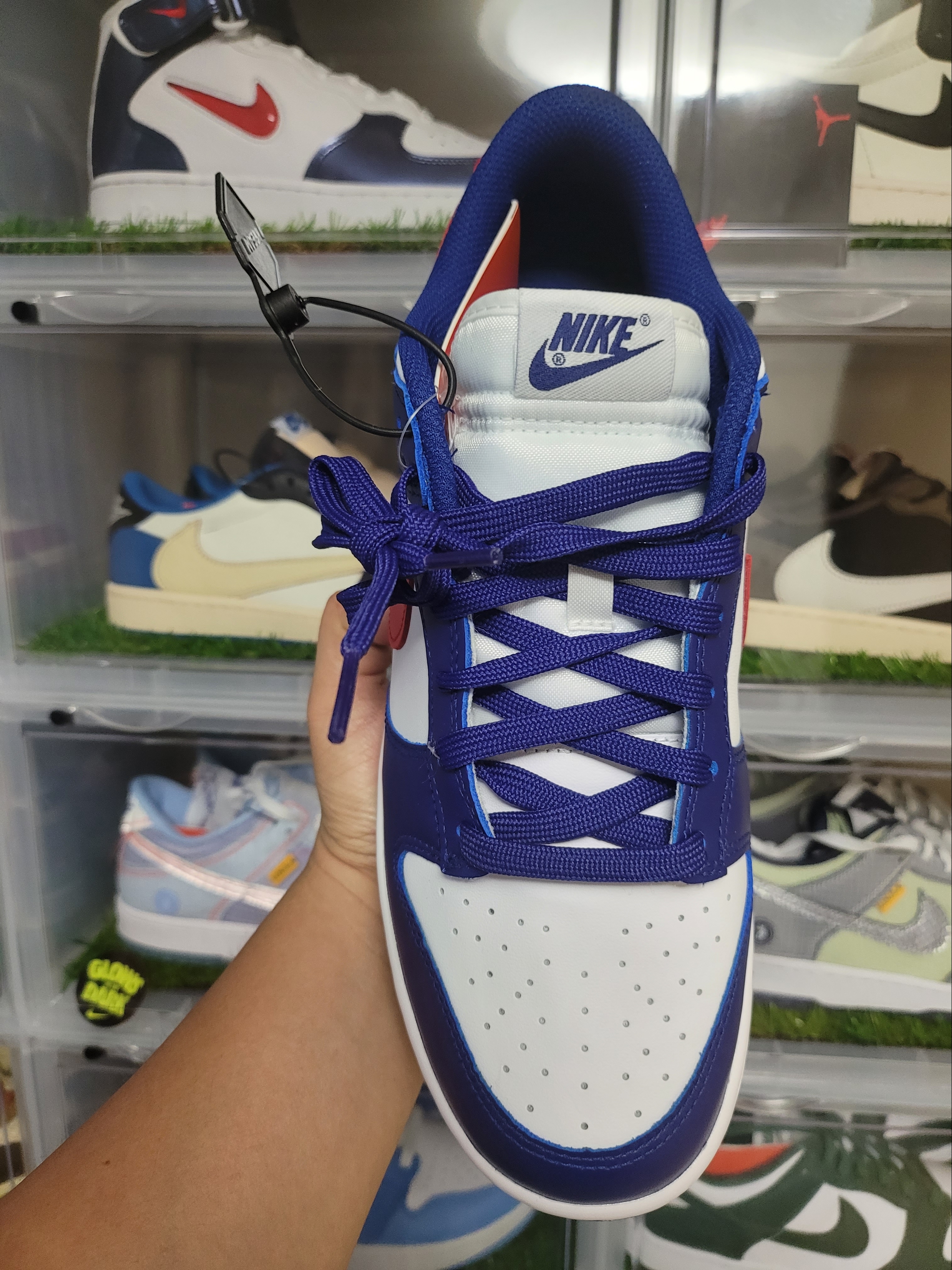 (W) Nike Dunk Low White and University Red 착용 스타일 - 4