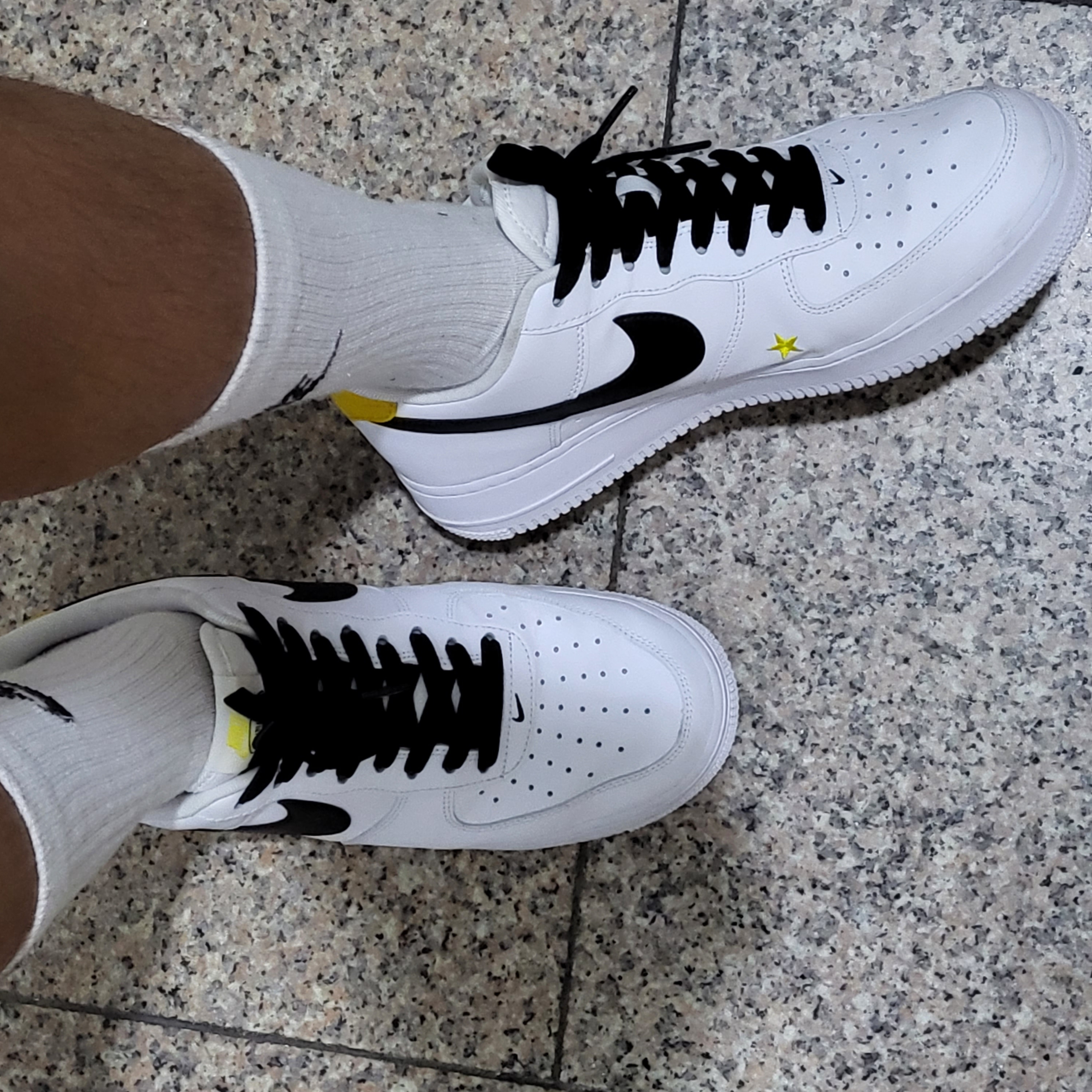Nike Air Force 1 '07 LV8 2 Have a Nike Day 착용 스타일
