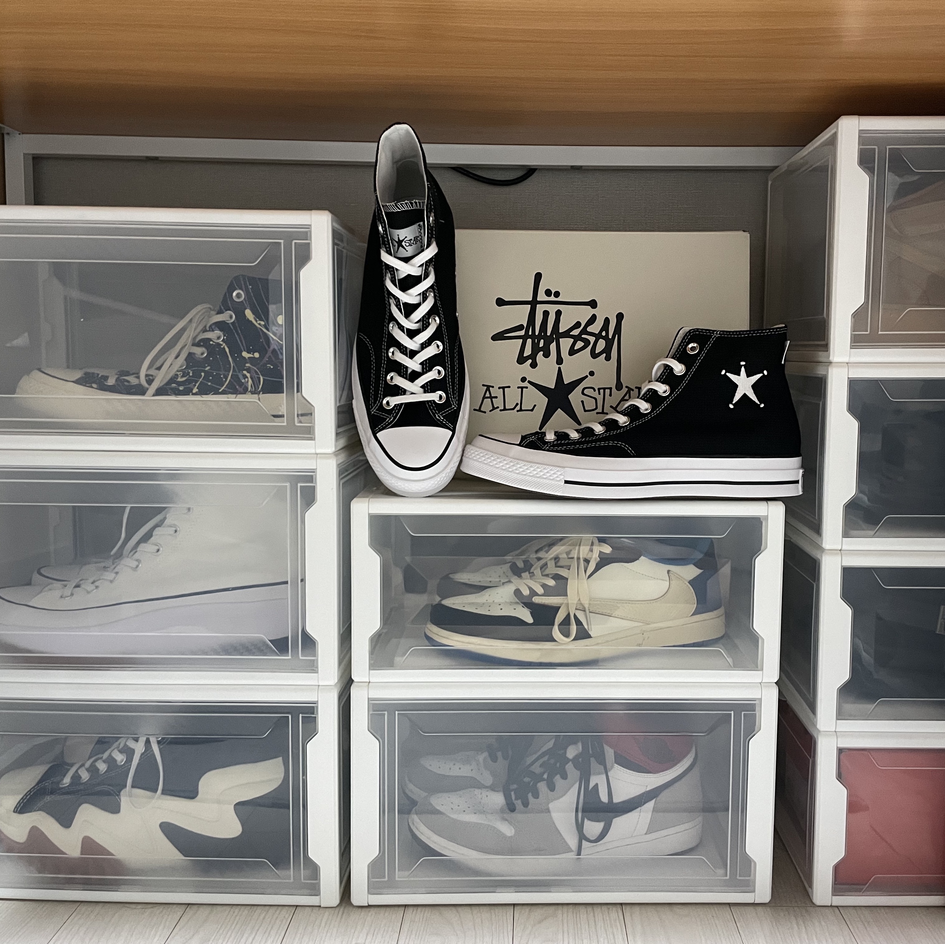 Converse x Stussy Chuck 70 High Black, Jordan 1 x Travis Scott x Fragment Retro Low OG SP Military Blue 착용 스타일
