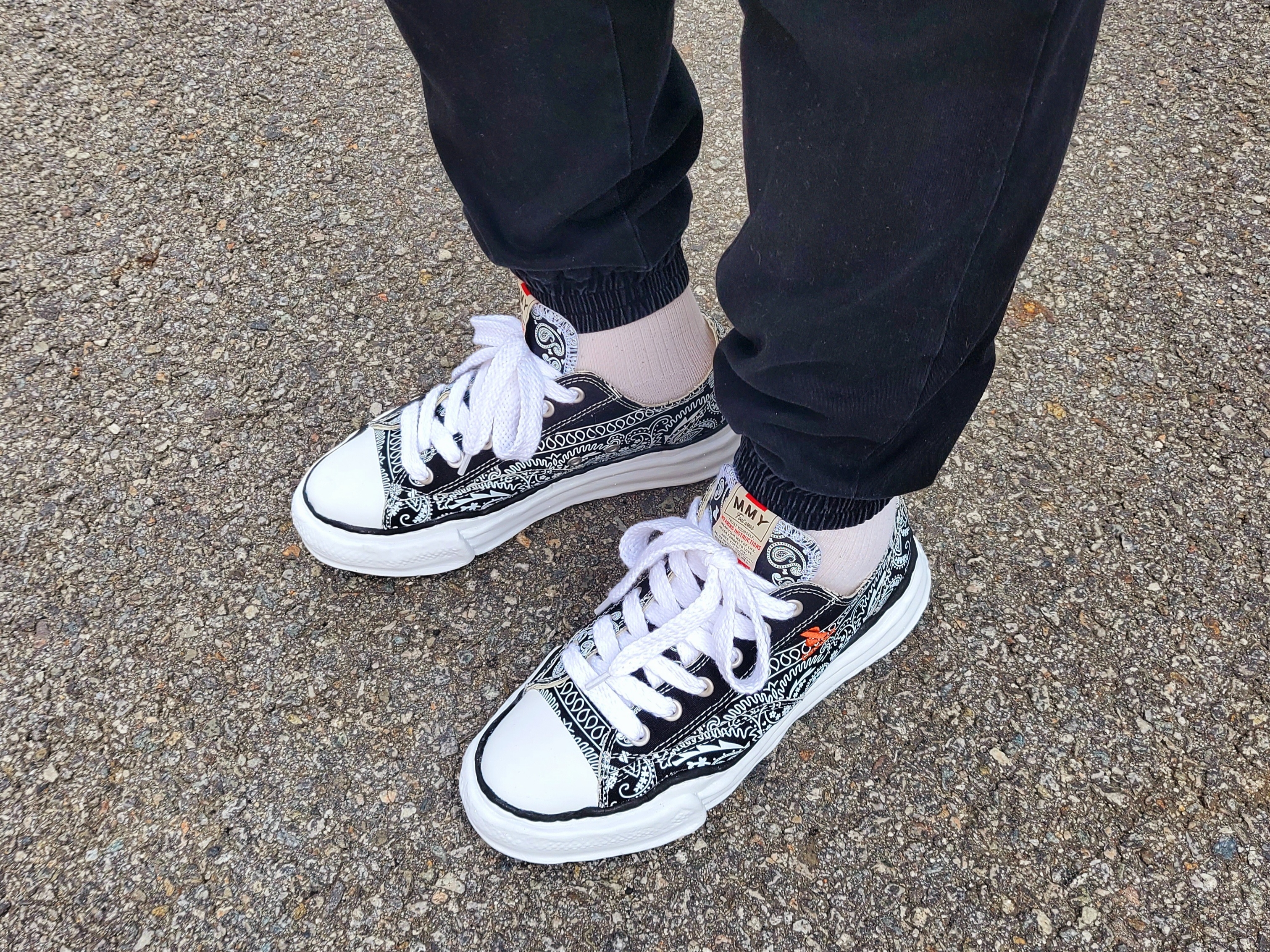 Maison Mihara Yasuhiro x Casestudy Peterson OG Sole Bandana Low-top Sneakers Black 착용 스타일 - 3
