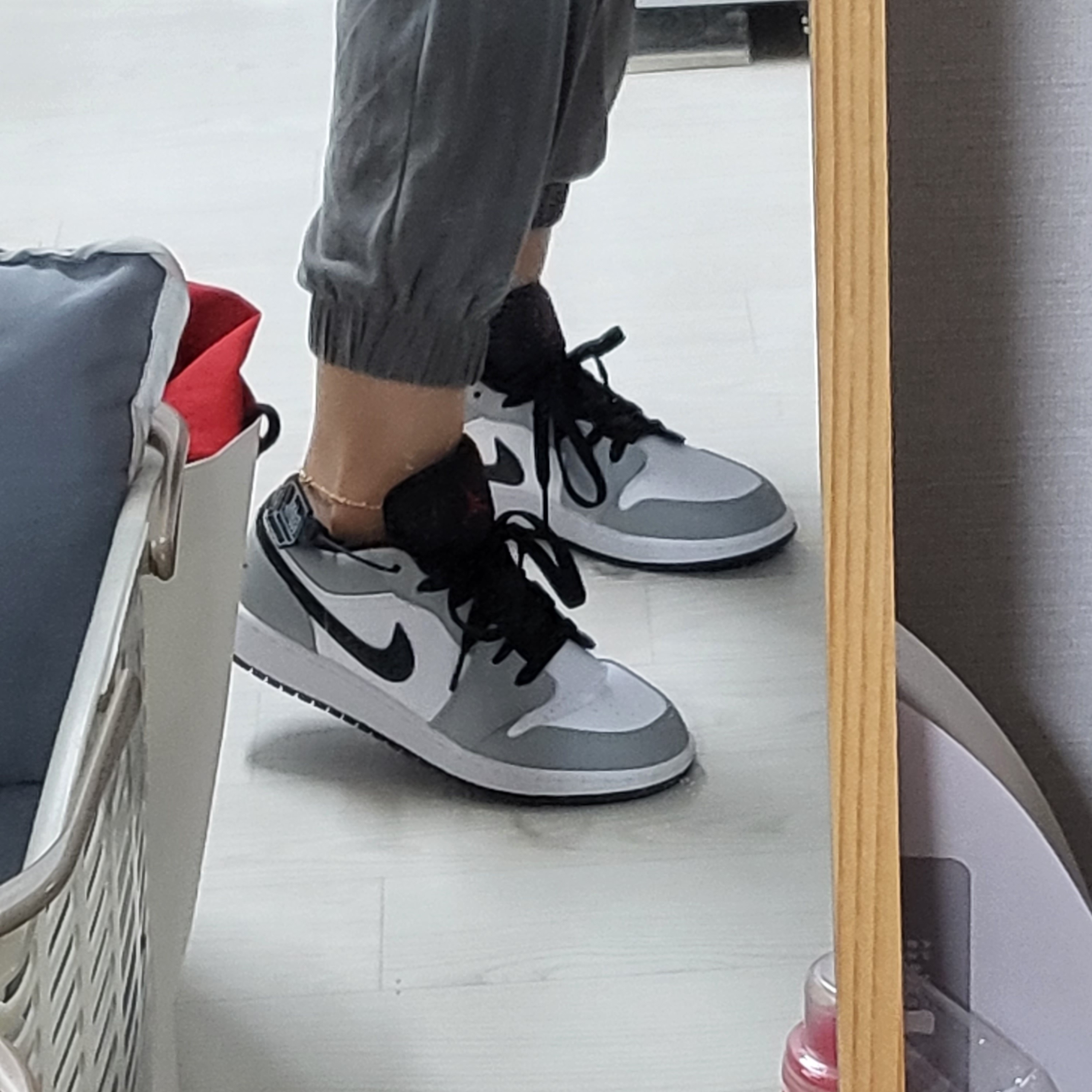 Jordan 1 Low Light Smoke Grey 착용 스타일 - 2