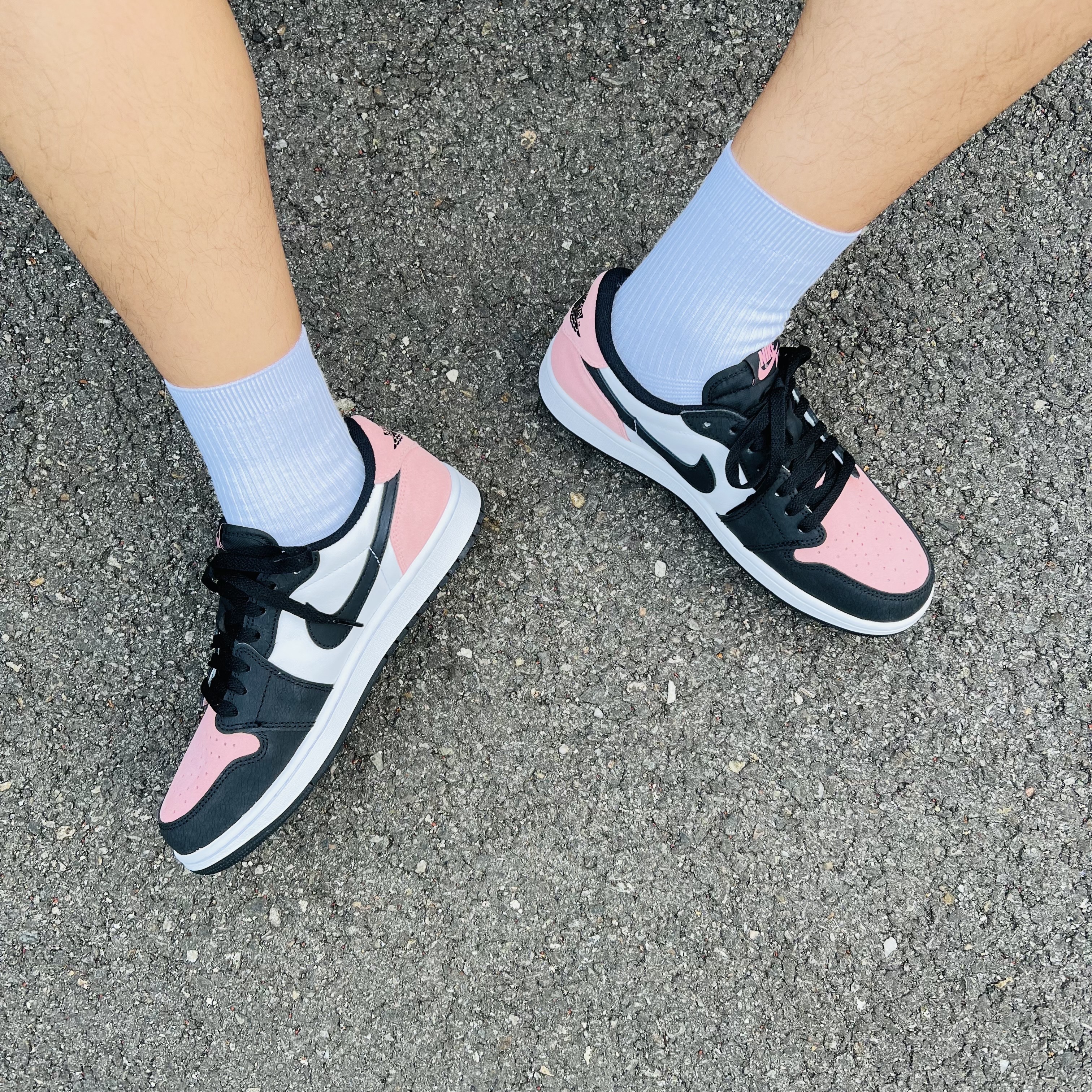 Jordan 1 Retro Low OG Bleached Coral 착용 스타일