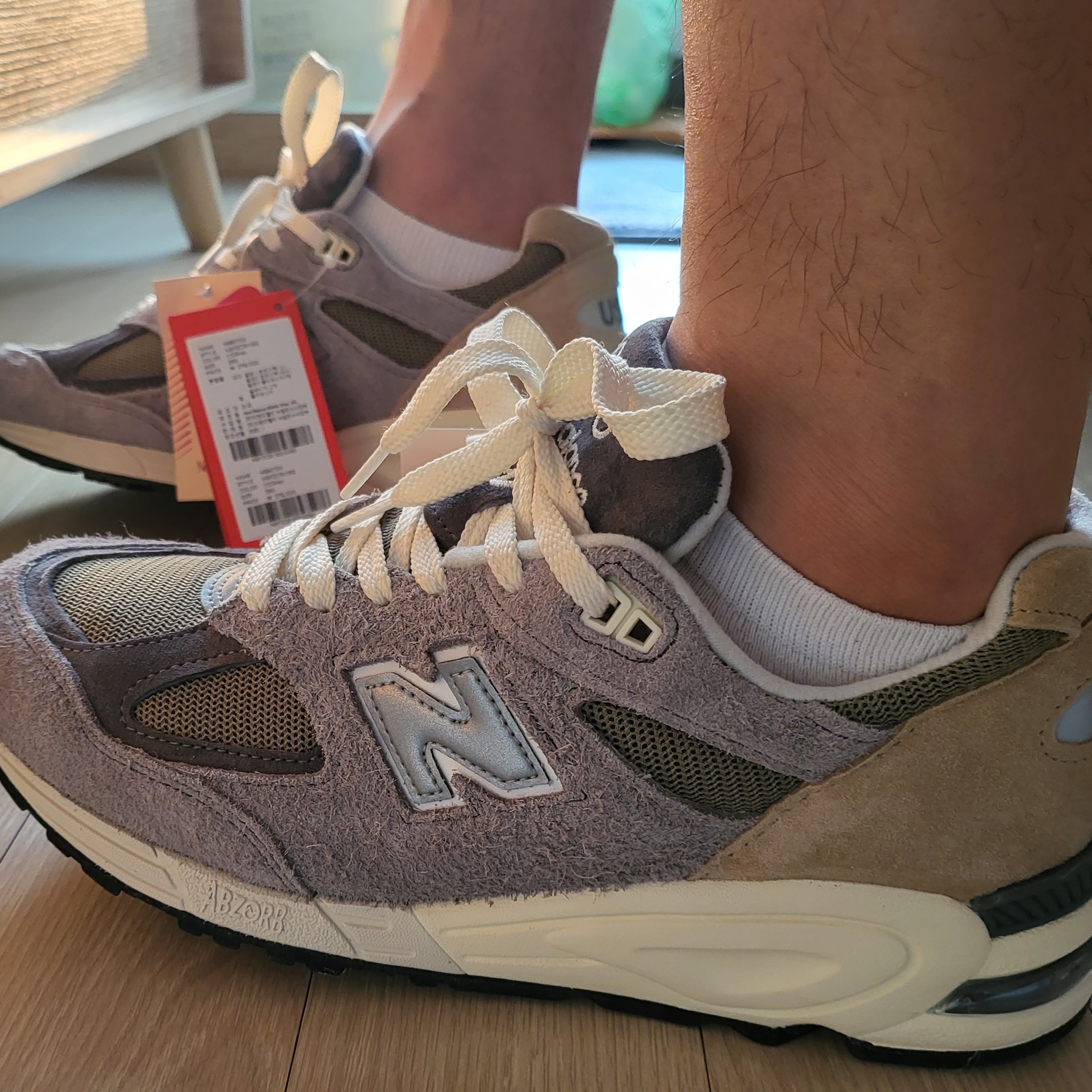 New Balance 990v2 Made in USA Marblehead Incense 착용 스타일 - 5