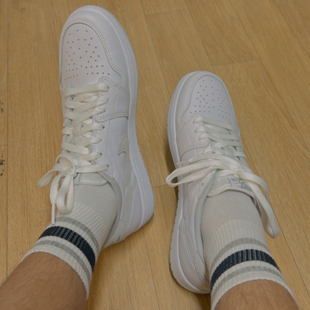Jordan 1 Low OG Neutral Grey 착용 스타일